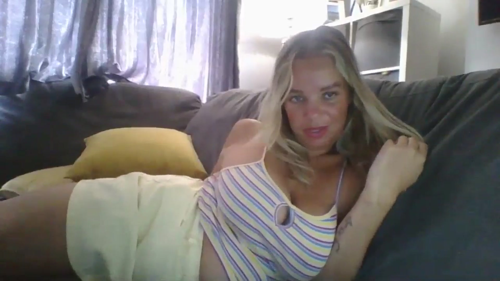 Gallery image thumbnail from TILLY2021's myfreecams stream on, 07/26/2024, 13:13 image 10 of 20