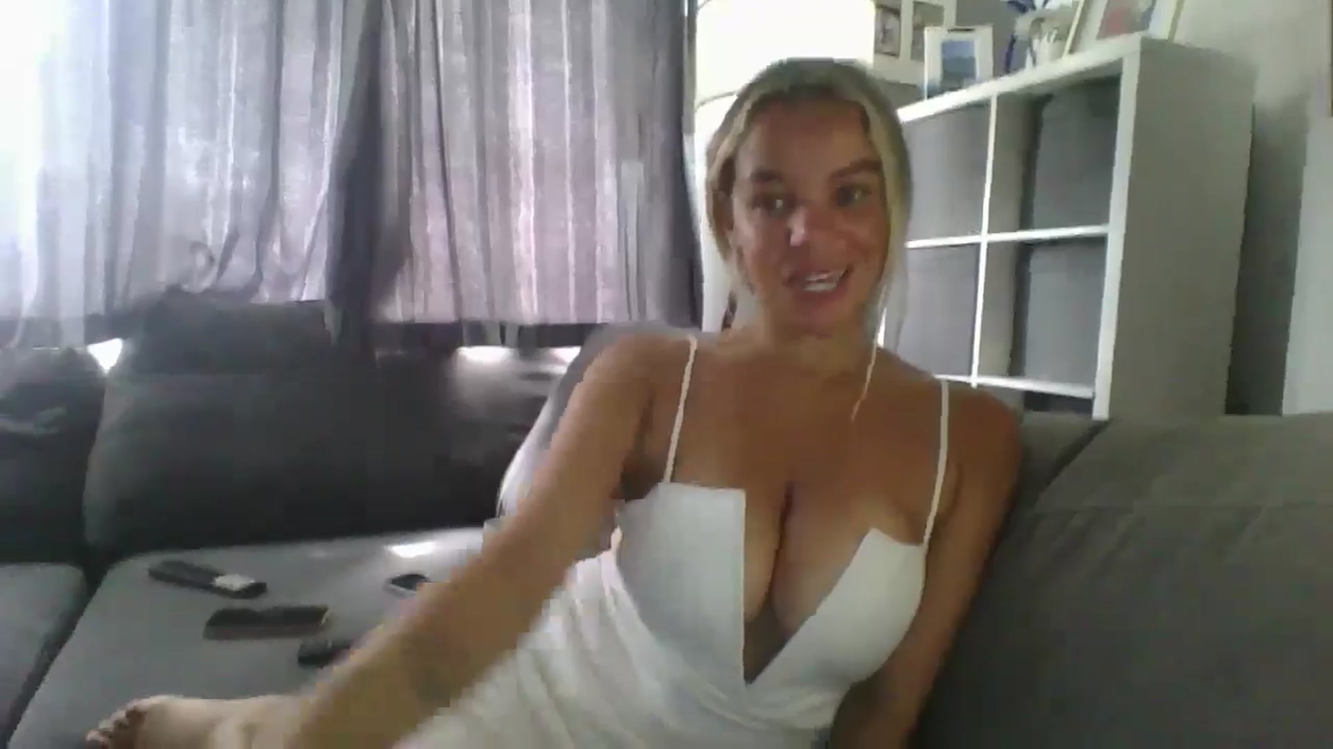Gallery image thumbnail from TILLY2021's myfreecams stream on, 08/10/2024, 13:51 image 16 of 20