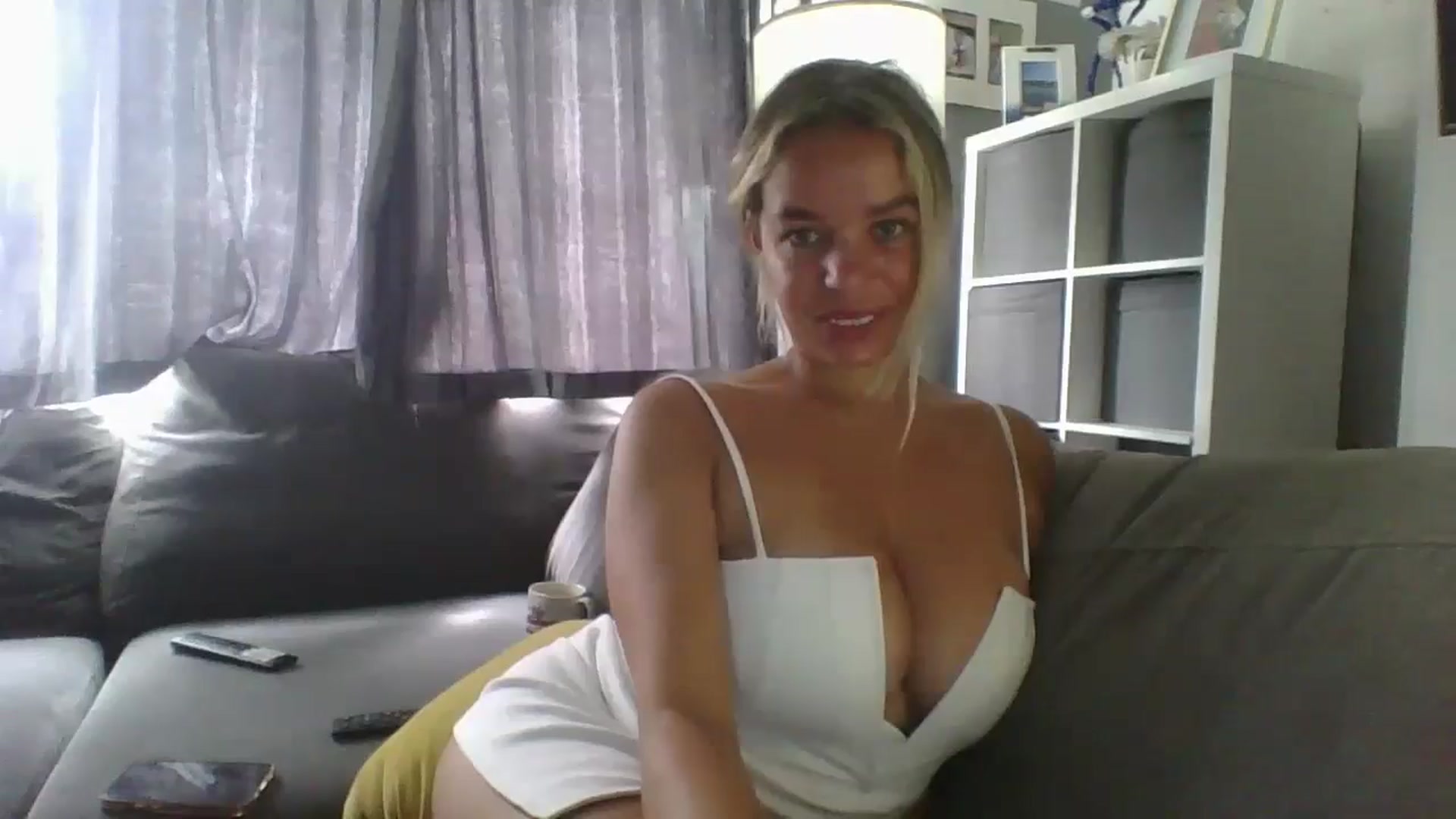 Gallery image thumbnail from TILLY2021's myfreecams stream on, 08/10/2024, 13:51 image 6 of 20
