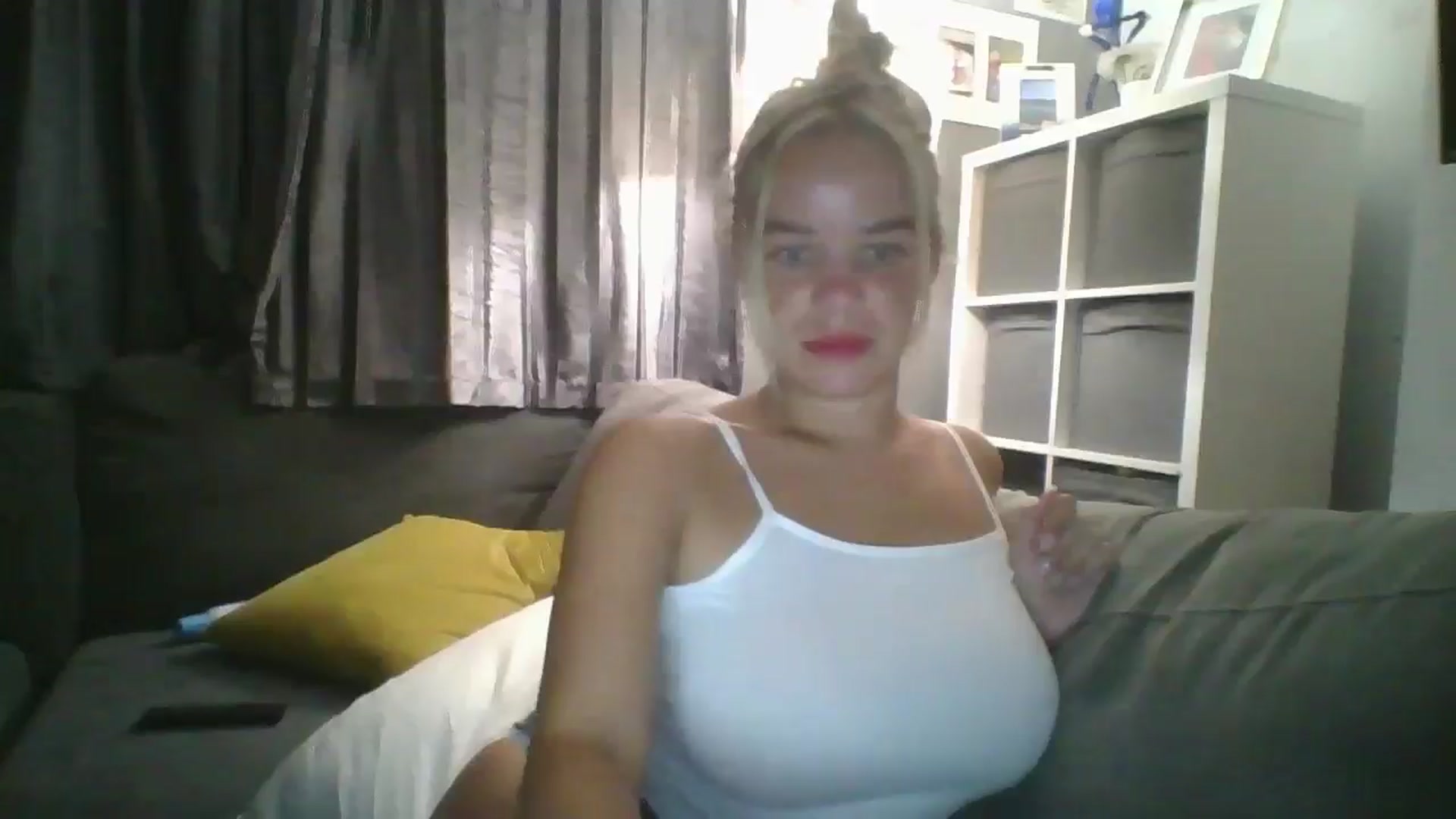 Gallery image thumbnail from TILLY2021's myfreecams stream on, 08/13/2024, 22:15 image 1 of 20