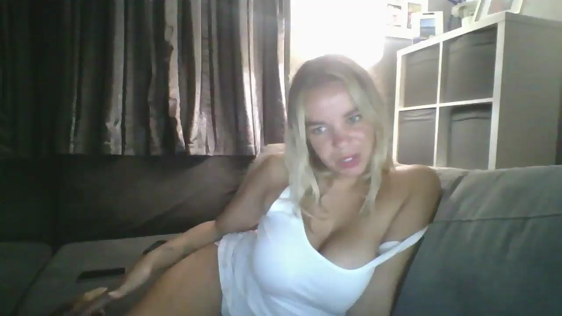 Gallery image thumbnail from TILLY2021's myfreecams stream on, 08/15/2024, 20:52 image 12 of 20