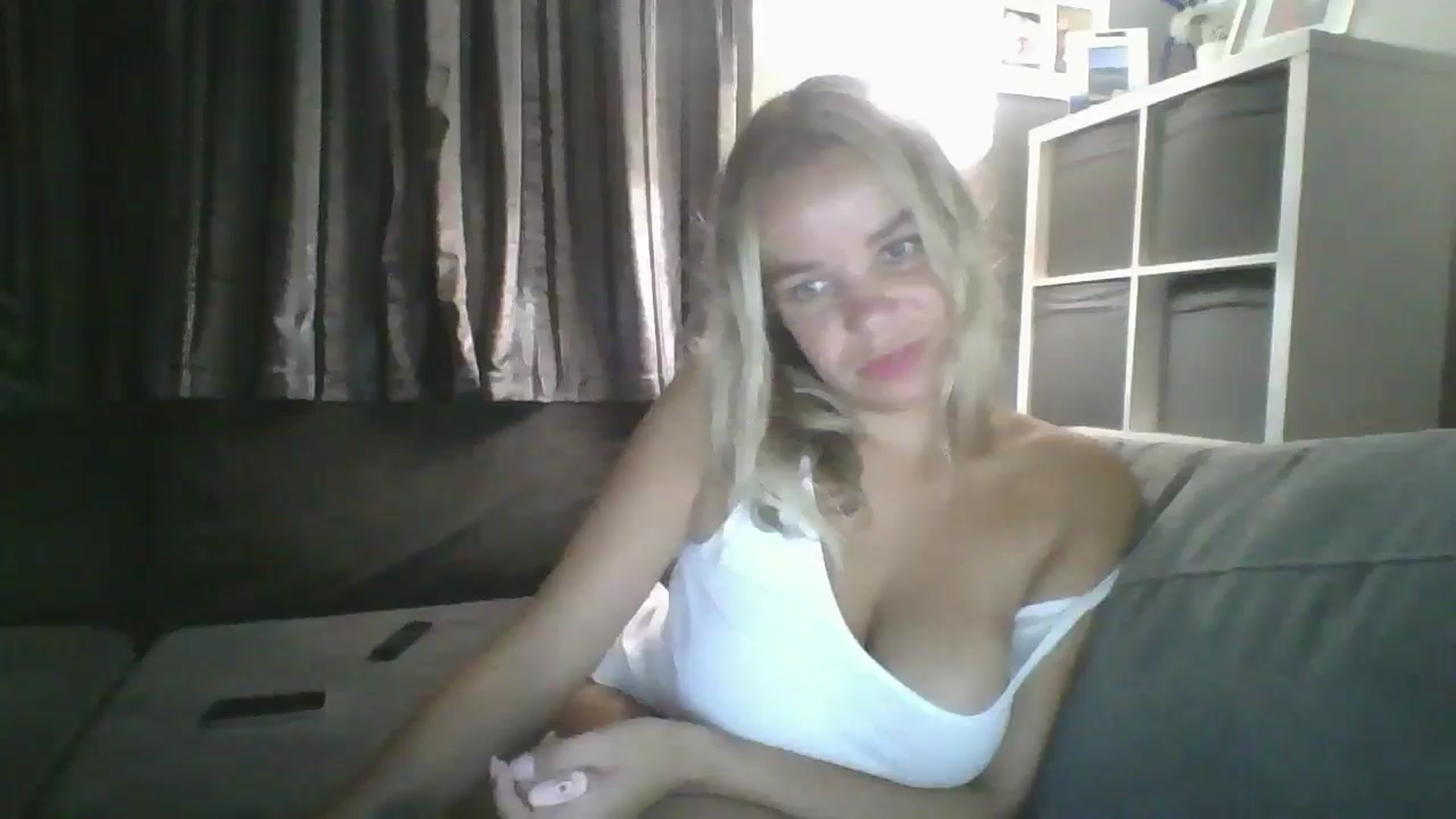 Gallery image thumbnail from TILLY2021's myfreecams stream on, 08/15/2024, 20:52 image 6 of 20