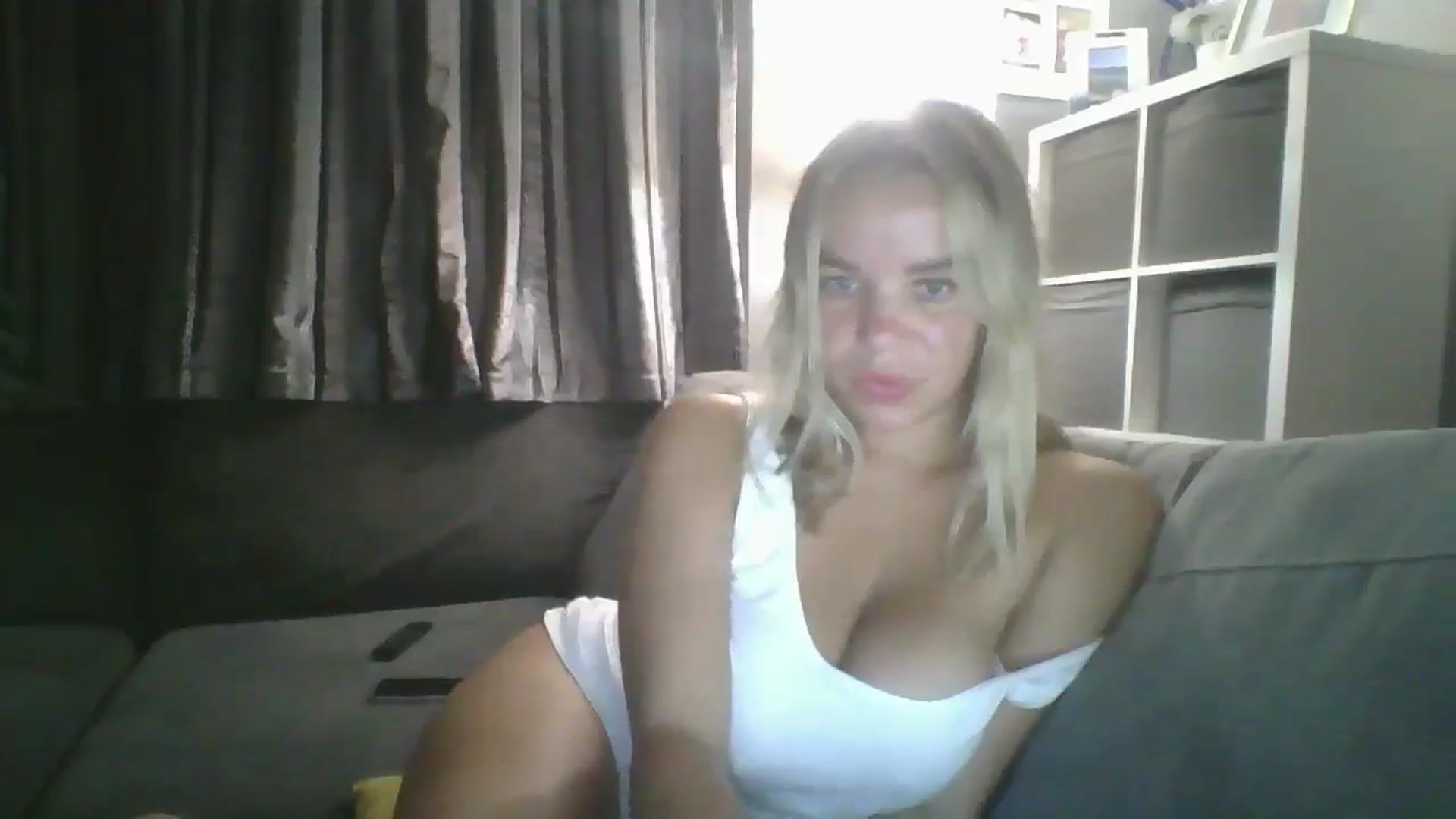 Gallery image thumbnail from TILLY2021's myfreecams stream on, 08/15/2024, 20:52 image 16 of 20