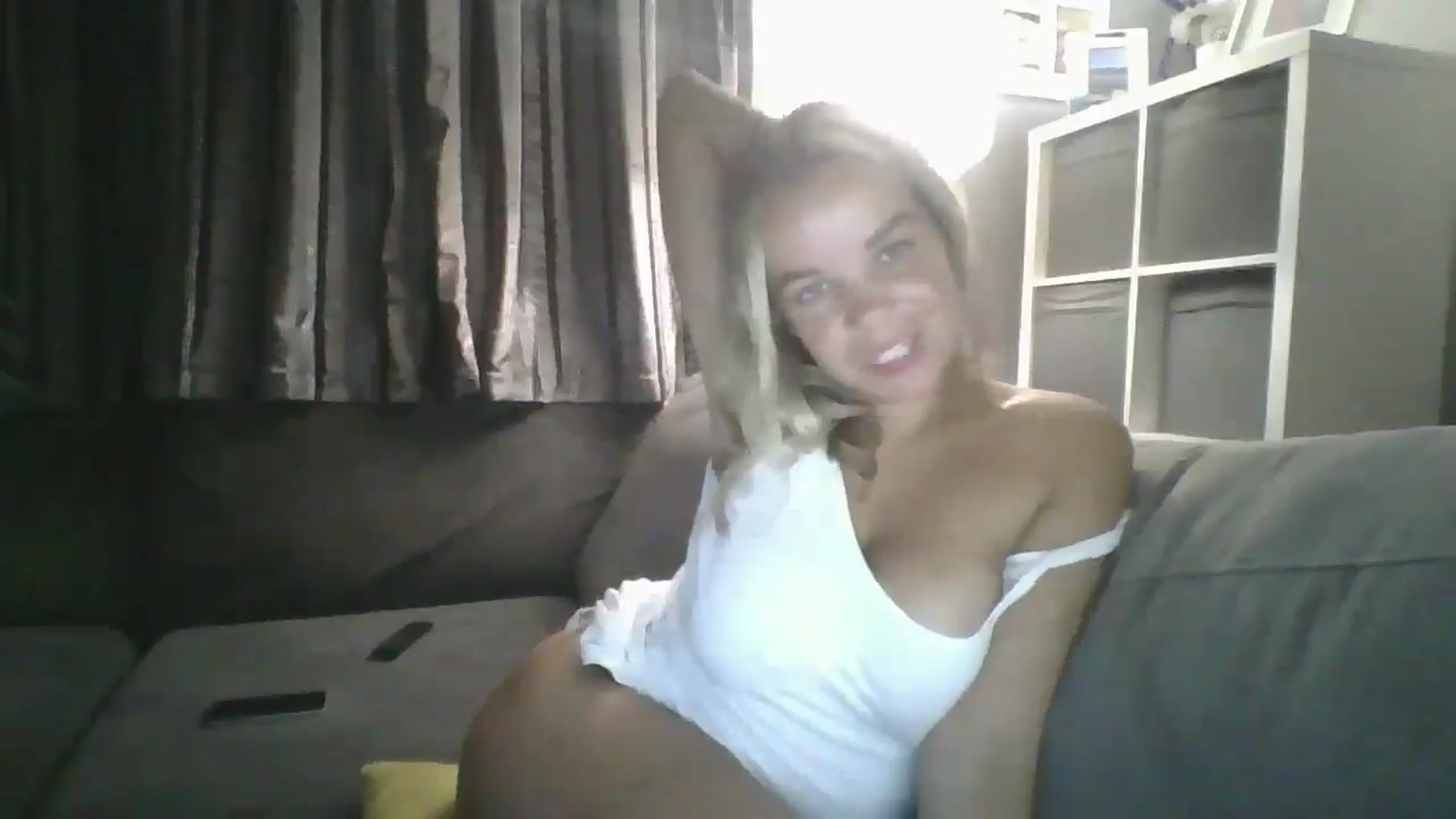 Gallery image thumbnail from TILLY2021's myfreecams stream on, 08/15/2024, 20:52 image 8 of 20