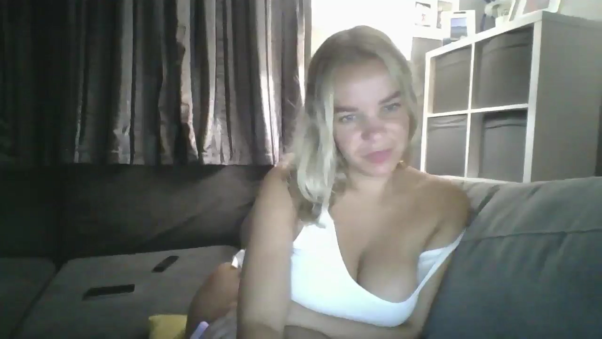 Gallery image thumbnail from TILLY2021's myfreecams stream on, 08/15/2024, 20:52 image 4 of 20