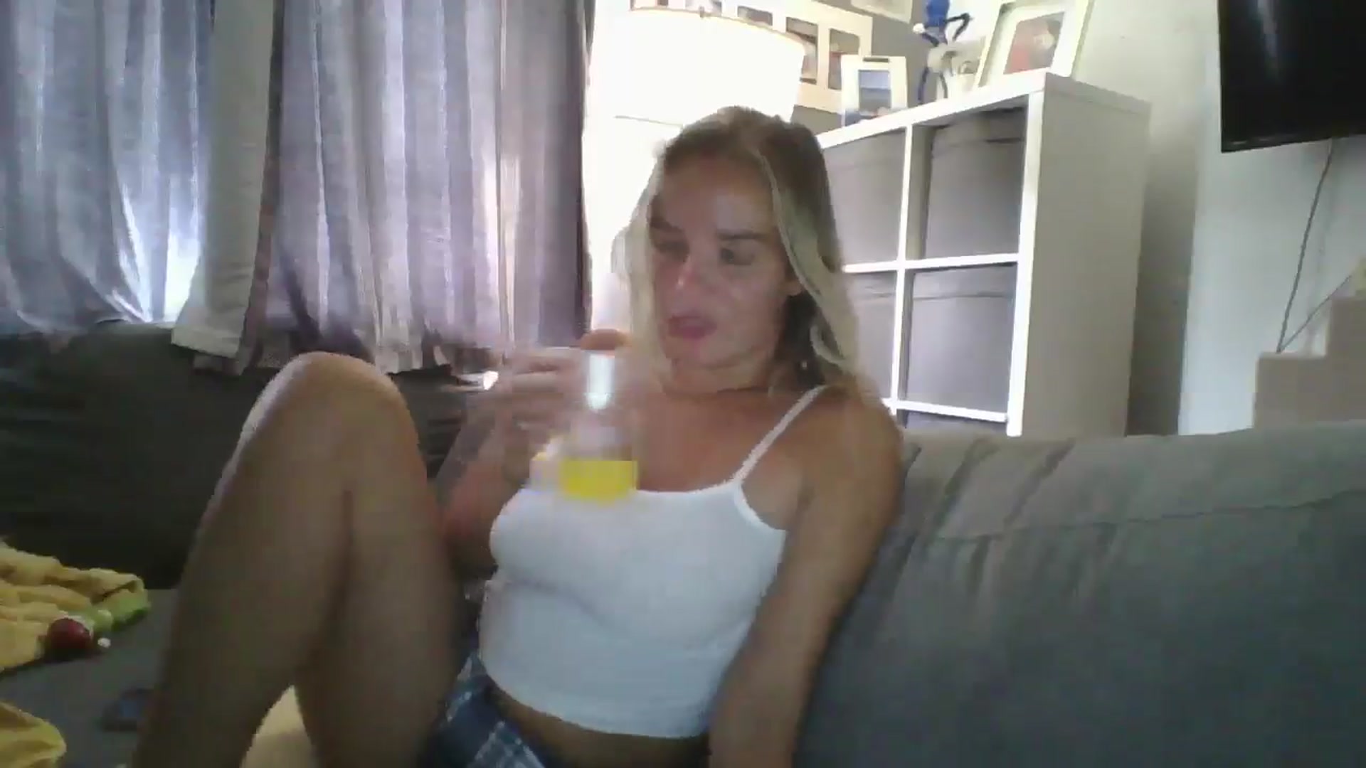 Gallery image thumbnail from TILLY2021's myfreecams stream on, 08/30/2024, 17:16 image 8 of 20