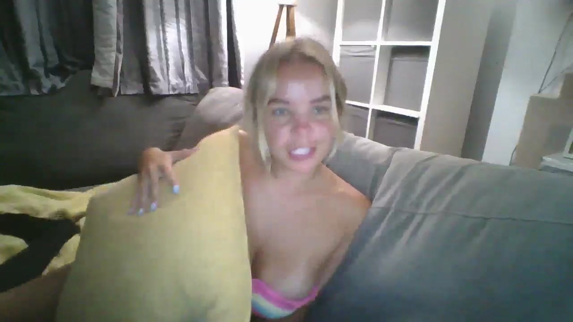 Gallery image thumbnail from TILLY2021's myfreecams stream on, 09/03/2024, 23:08 image 6 of 20