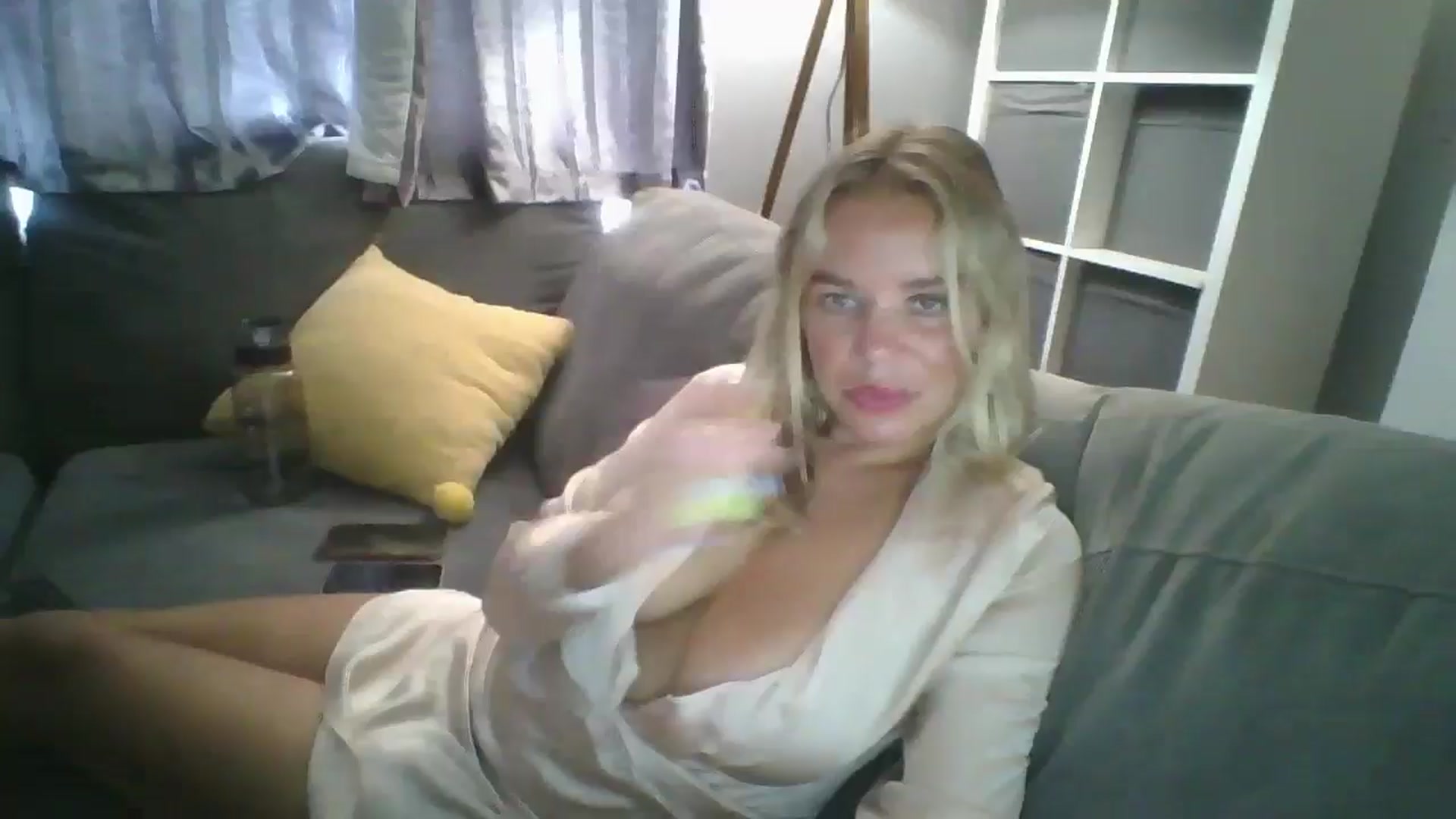 Gallery image thumbnail from TILLY2021's myfreecams stream on, 09/04/2024, 11:33 image 16 of 20