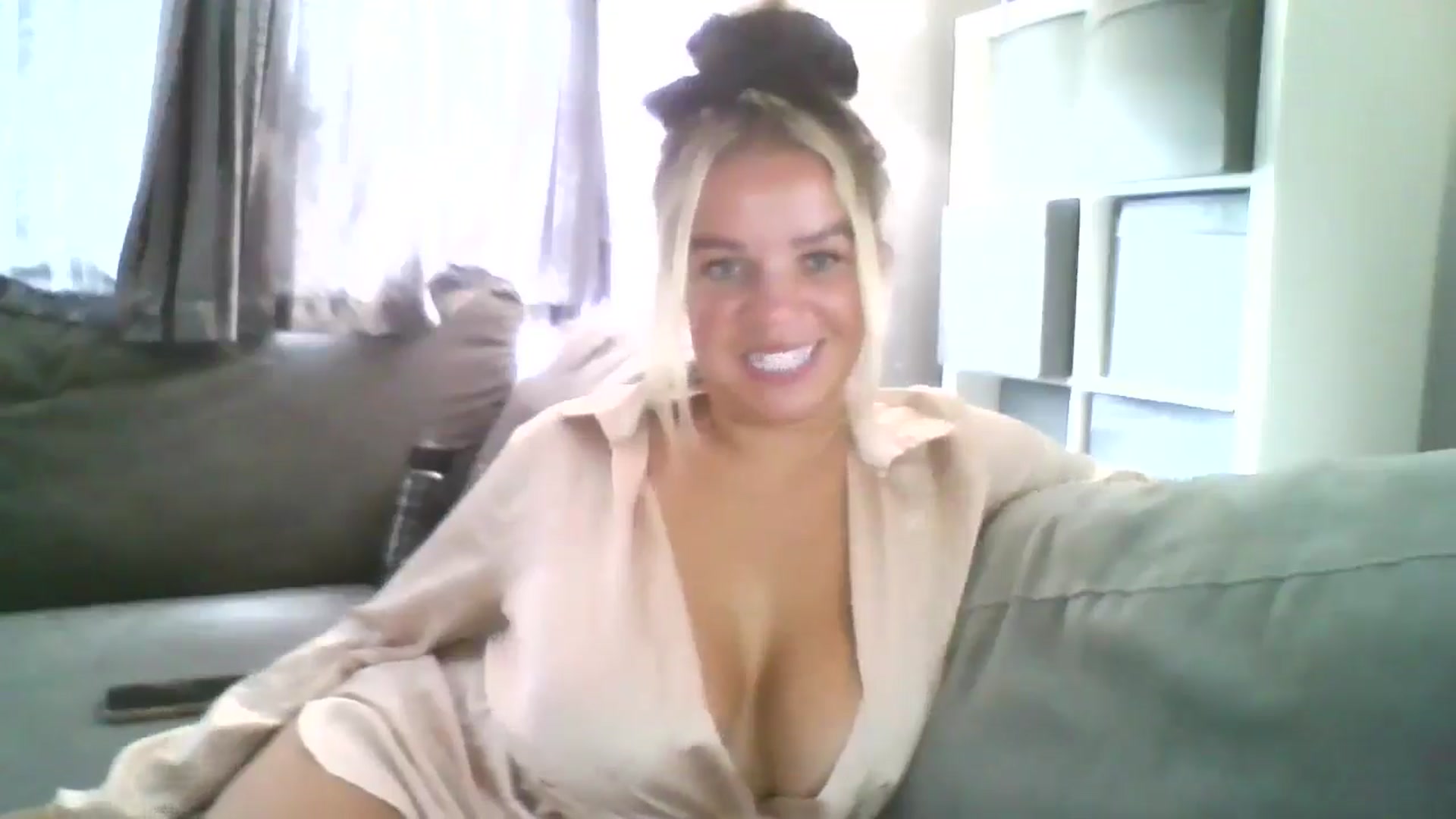 Gallery image thumbnail from TILLY2021's myfreecams stream on, 09/10/2024, 13:22 image 14 of 20