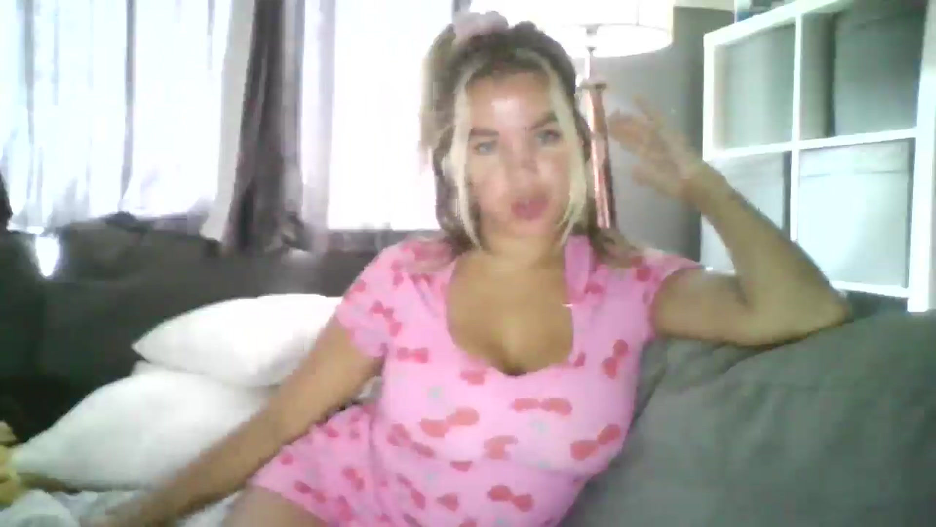 Gallery image thumbnail from TILLY2021's myfreecams stream on, 09/16/2024, 08:21 image 15 of 20