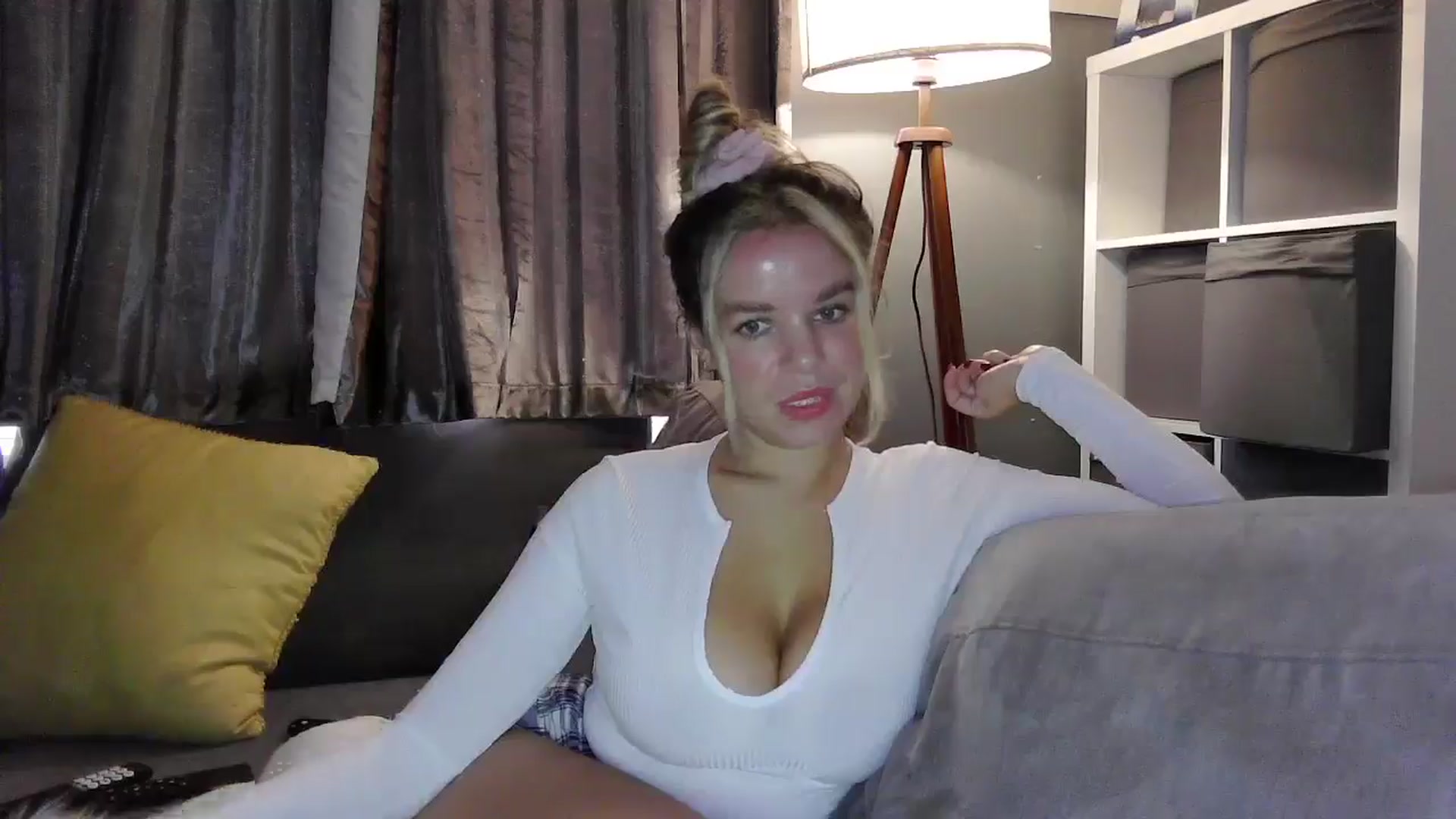 Gallery image thumbnail from TILLY2021's myfreecams stream on, 10/29/2024, 16:58 image 12 of 20