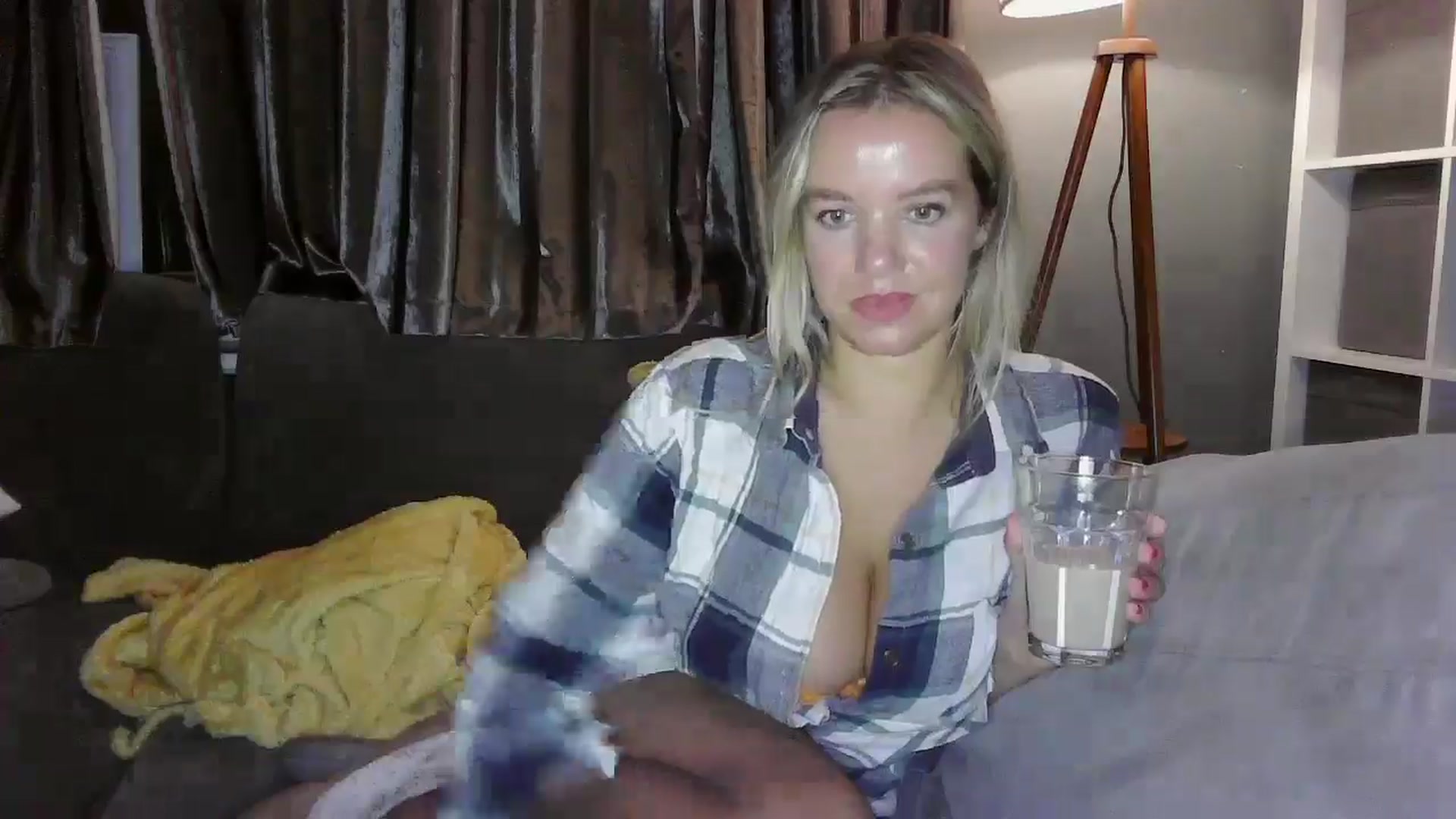 Gallery image thumbnail from TILLY2021's myfreecams stream on, 11/08/2024, 24:17 image 17 of 20
