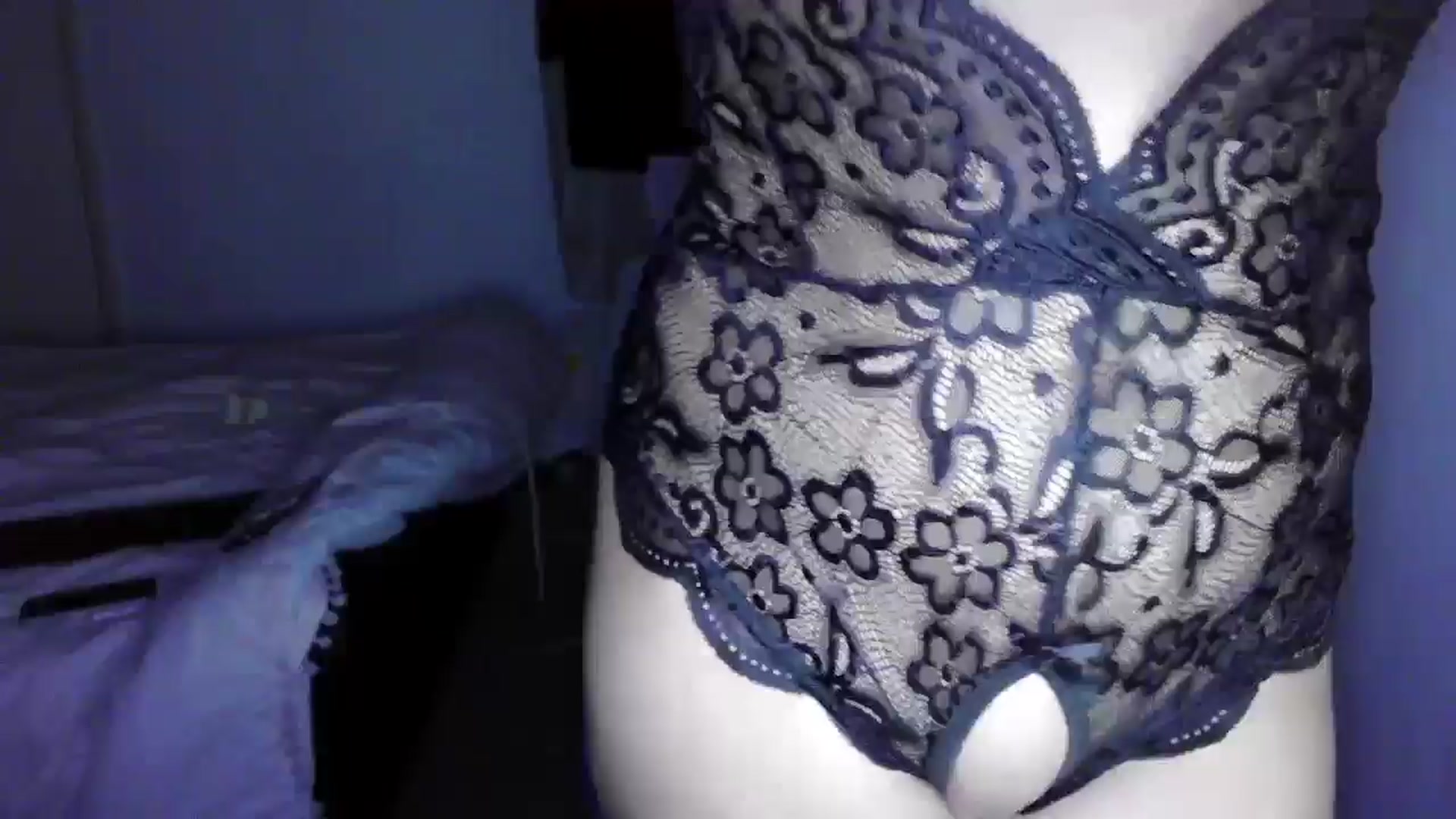 Gallery image thumbnail from TILLY2021's myfreecams stream on, 11/20/2024, 24:26 image 15 of 20