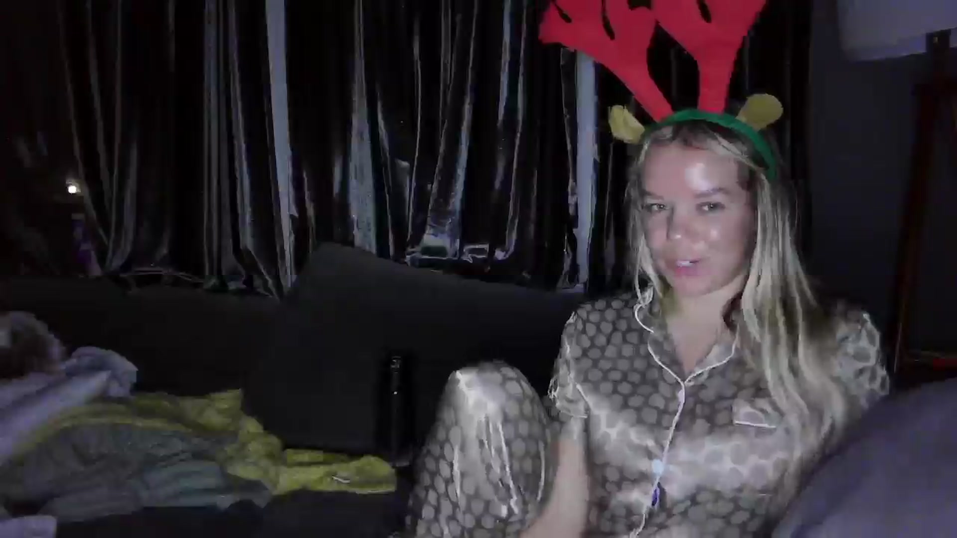 Gallery image thumbnail from TILLY2021's myfreecams stream on, 12/19/2024, 24:04 image 5 of 20