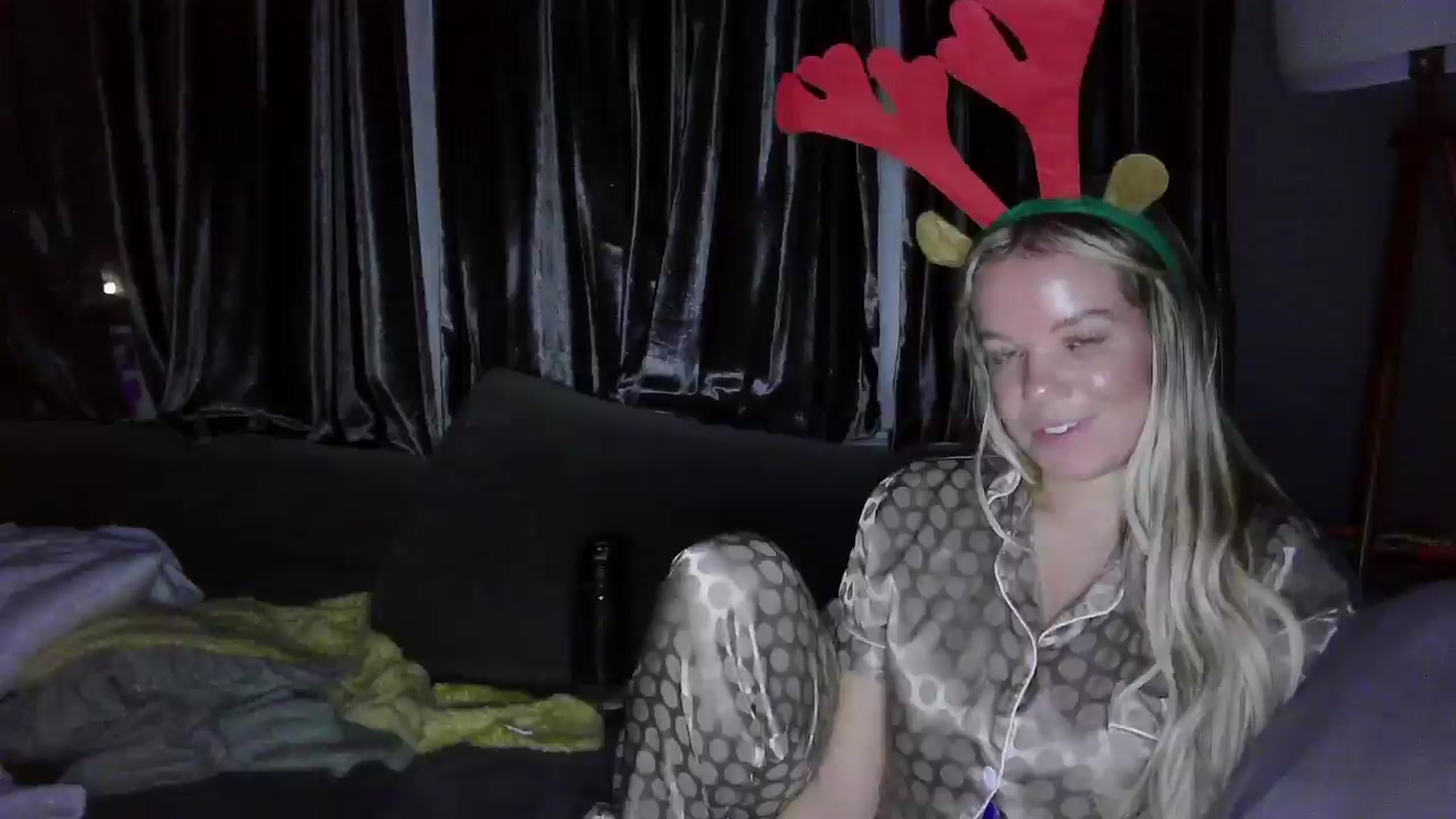Gallery image thumbnail from TILLY2021's myfreecams stream on, 12/19/2024, 24:04 image 4 of 20