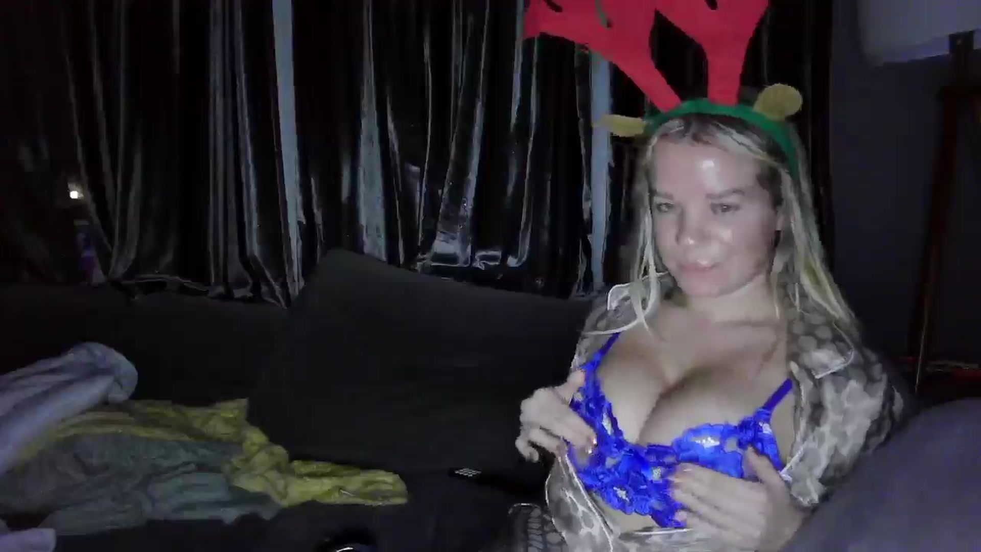Gallery image thumbnail from TILLY2021's myfreecams stream on, 12/19/2024, 24:04 image 13 of 20