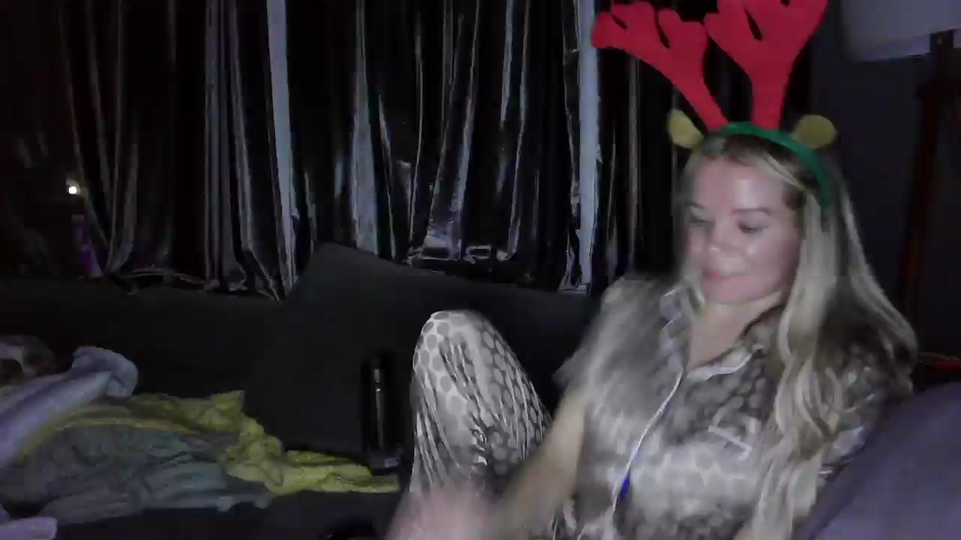 Gallery image thumbnail from TILLY2021's myfreecams stream on, 12/19/2024, 24:04 image 8 of 20