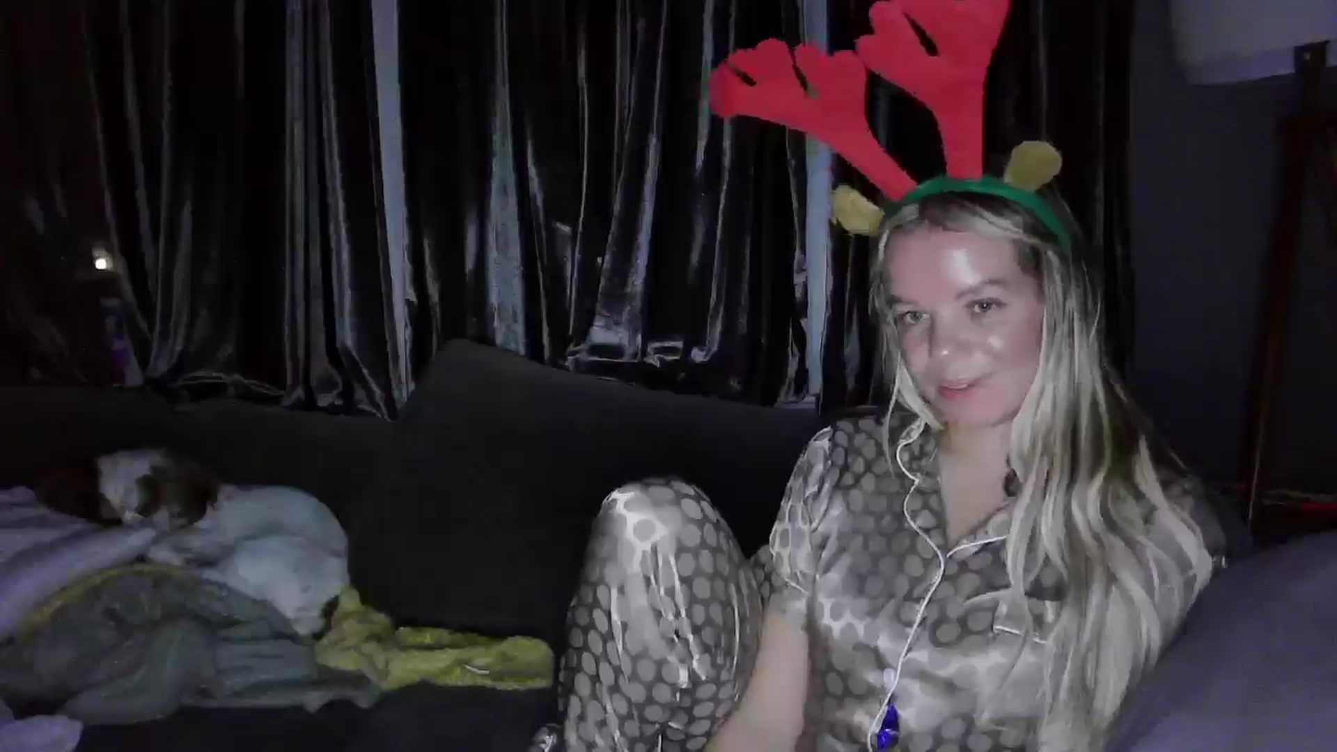 Gallery image thumbnail from TILLY2021's myfreecams stream on, 12/19/2024, 24:04 image 2 of 20