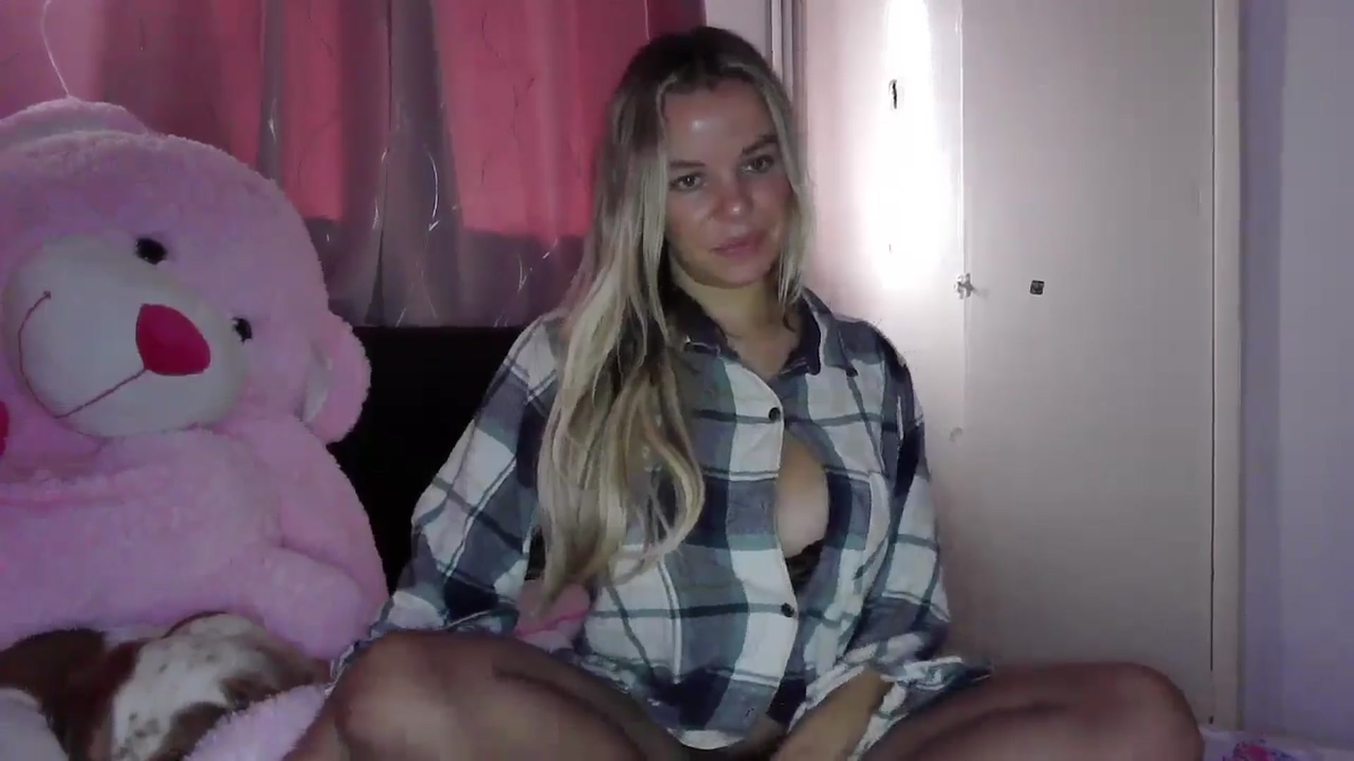Gallery image thumbnail from TILLY2021's myfreecams stream on, 01/15/2025, 15:24 image 3 of 20