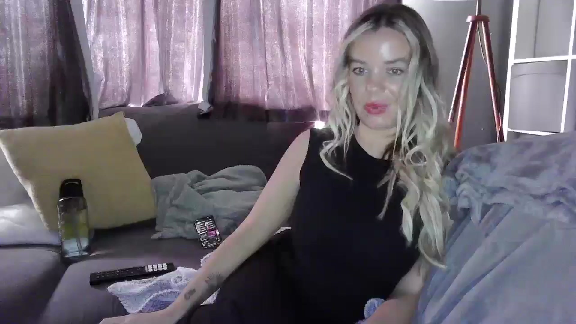 Gallery image thumbnail from TILLY2021's myfreecams stream on, 02/04/2025, 14:14 image 17 of 20