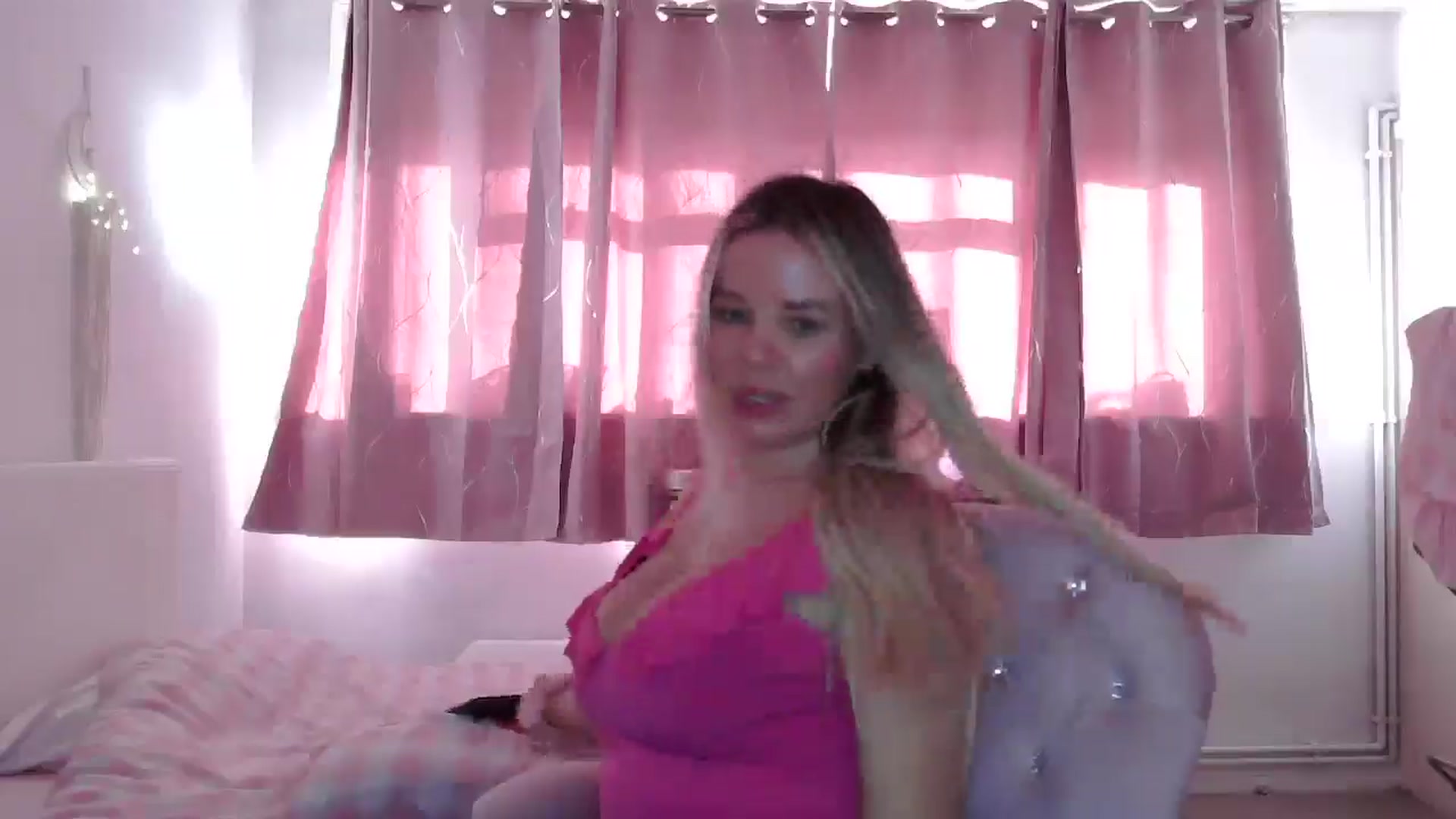 Gallery image thumbnail from TILLY2021's myfreecams stream on, 02/17/2025, 14:39 image 15 of 20