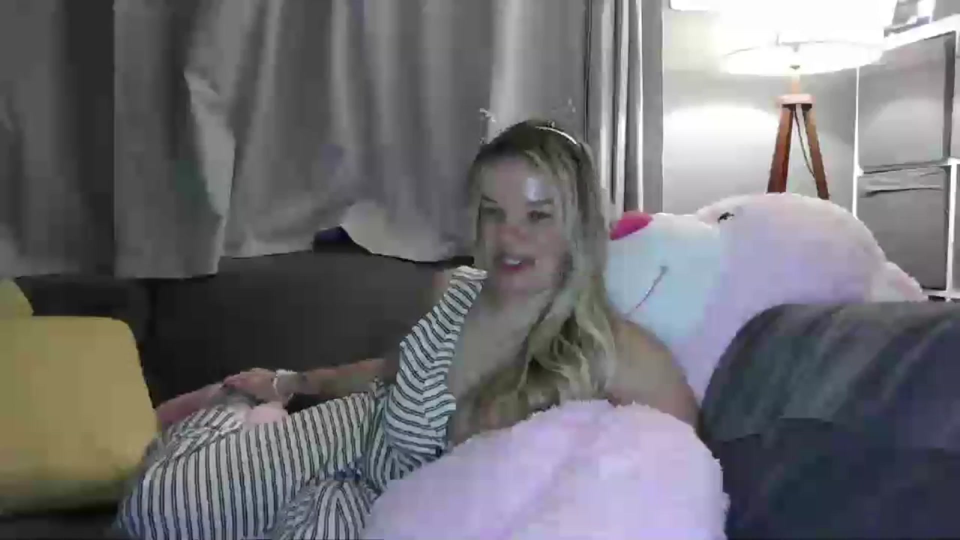 Gallery image thumbnail from TILLY2021's myfreecams stream on, 03/08/2025, 20:30 image 6 of 20