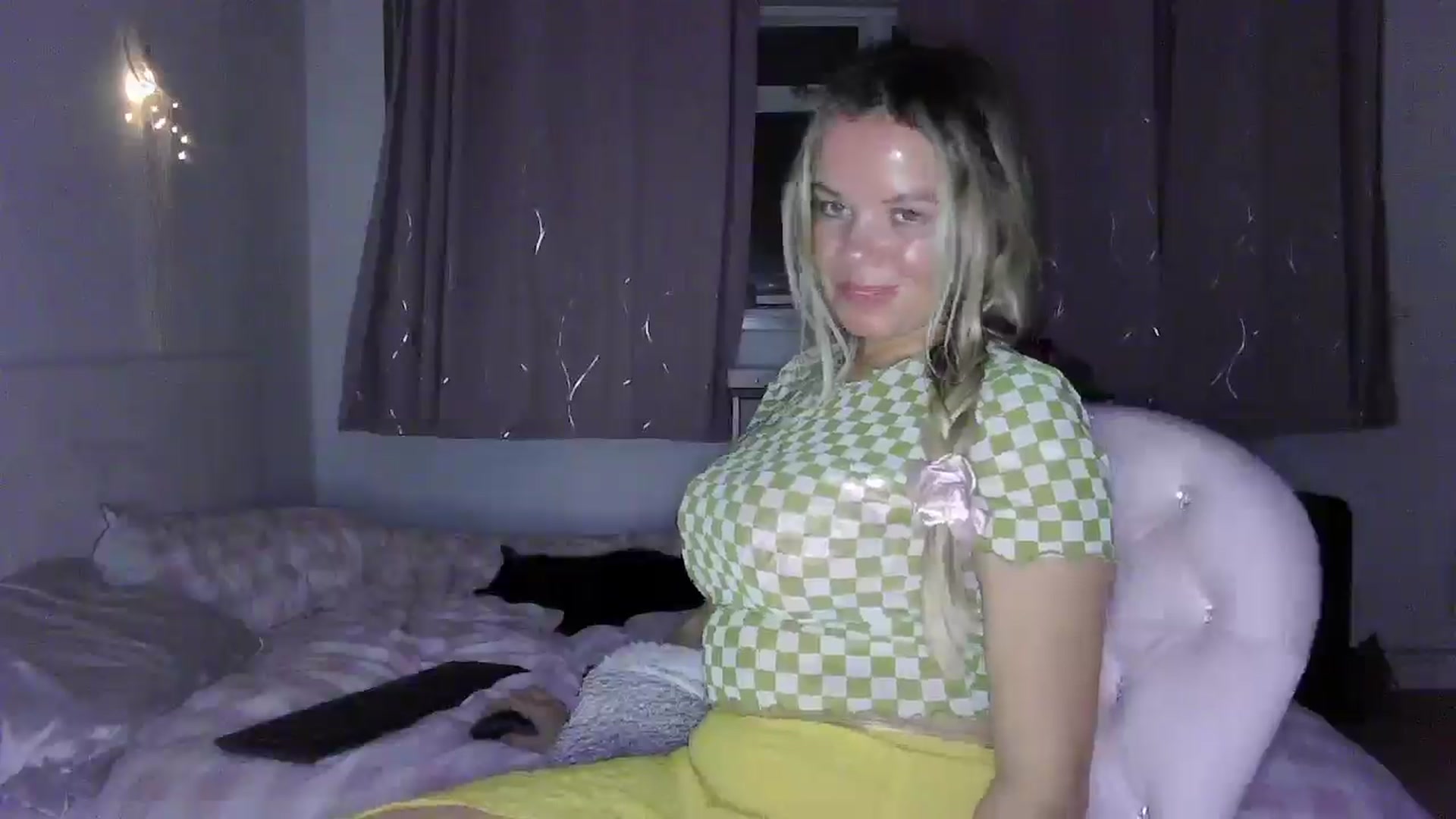 Gallery image thumbnail from TILLY2021's myfreecams stream on, 03/22/2025, 23:20 image 7 of 20