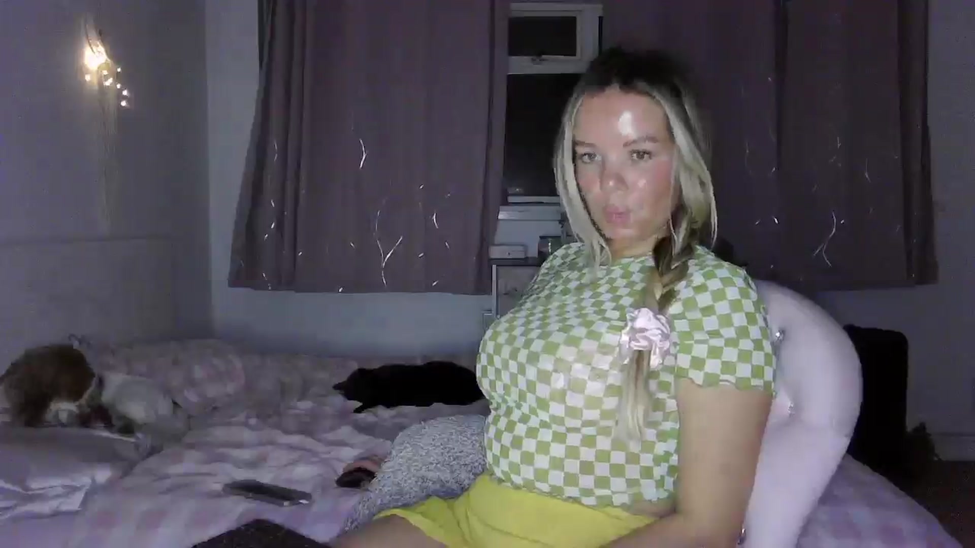 Gallery image thumbnail from TILLY2021's myfreecams stream on, 03/22/2025, 23:20 image 5 of 20