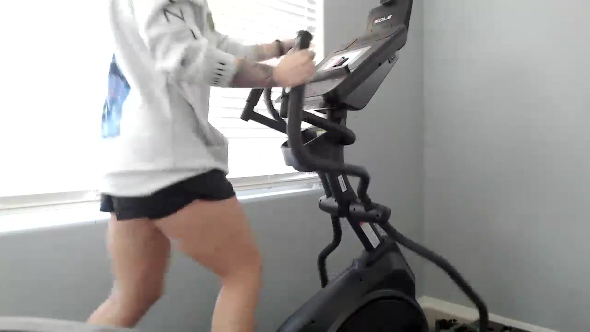 Gallery image thumbnail from TURTLEBABY27's myfreecams stream on, 03/13/2024, 19:39 image 12 of 20