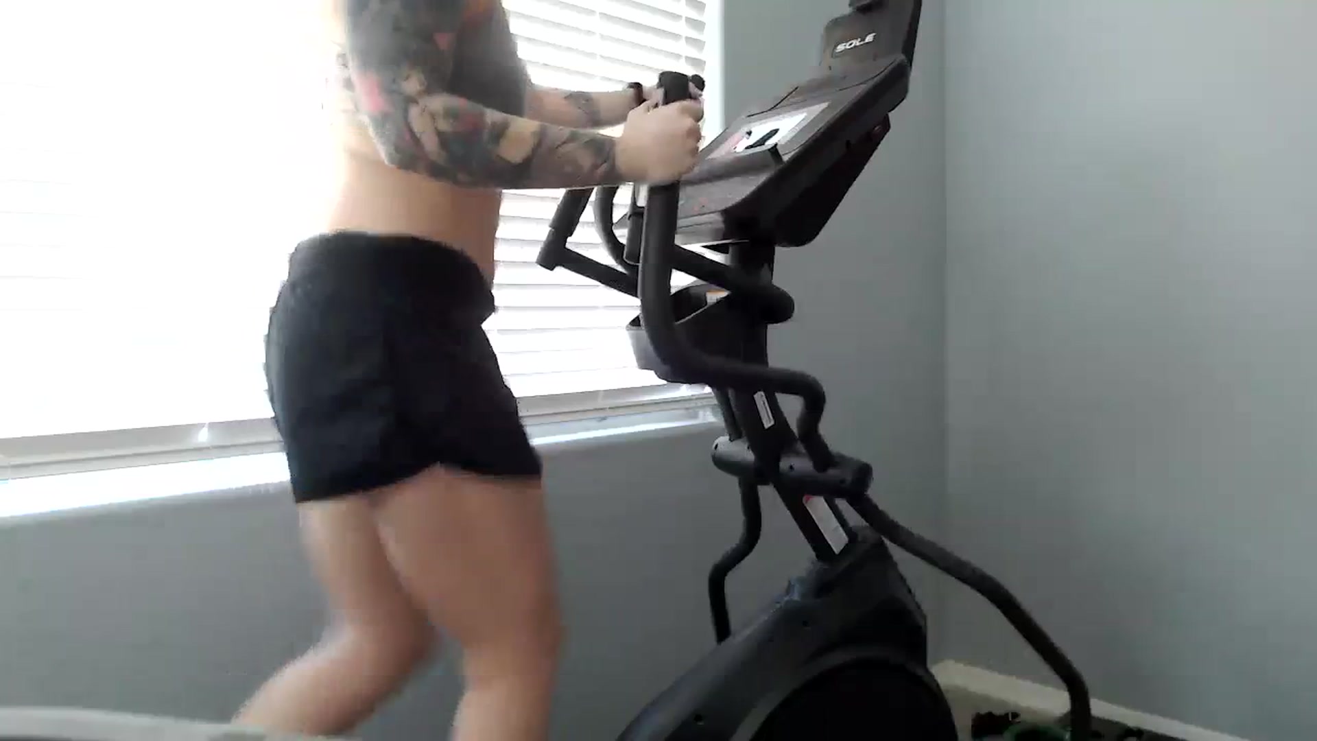 Gallery image thumbnail from TURTLEBABY27's myfreecams stream on, 03/13/2024, 19:39 image 15 of 20