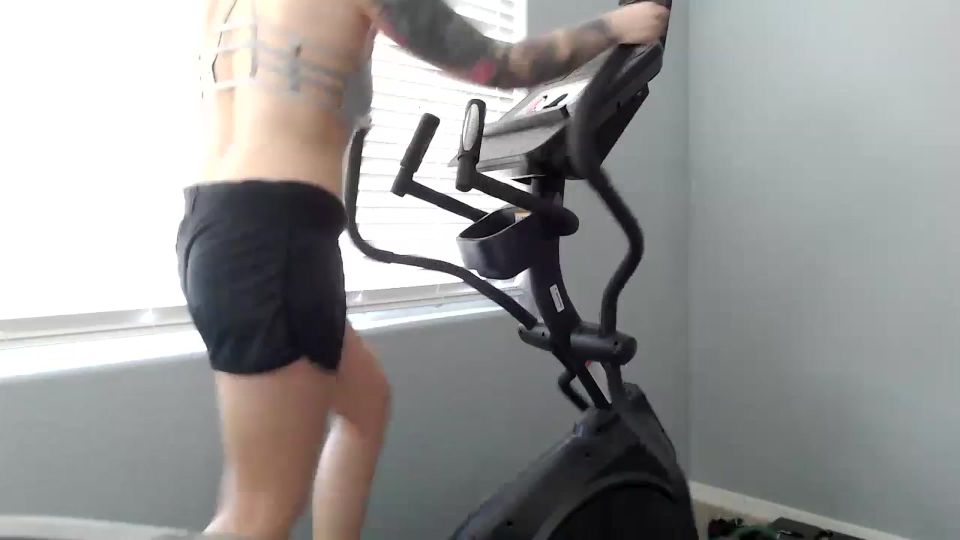 Gallery image thumbnail from TURTLEBABY27's myfreecams stream on, 03/13/2024, 19:39 image 16 of 20