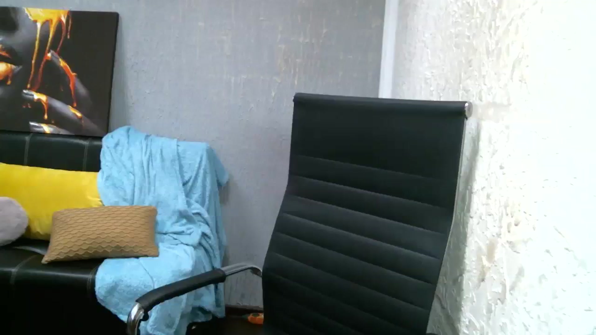 Gallery image thumbnail from TUTUViki's myfreecams stream on, 08/05/2023, 12:26 image 4 of 20
