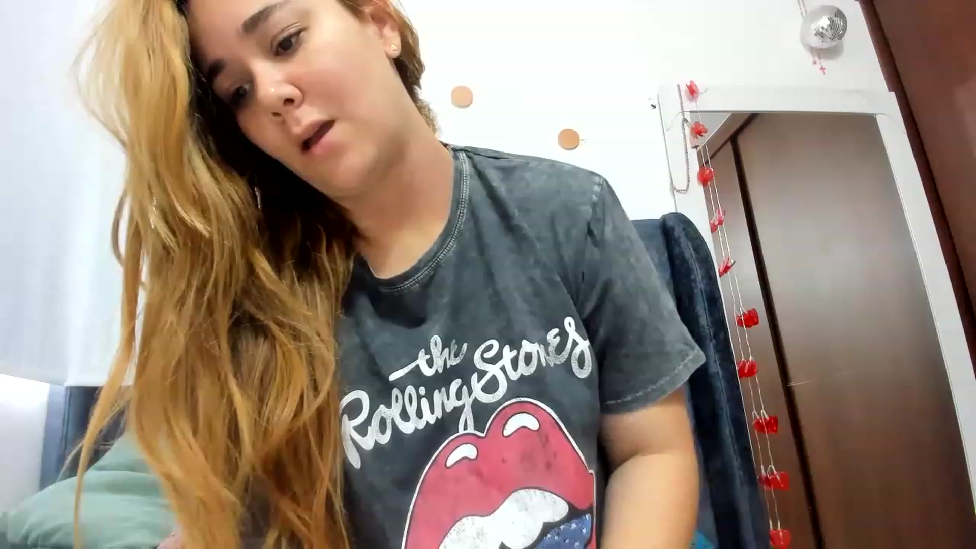Gallery image thumbnail from T_A_R_A's myfreecams stream on, 07/15/2023, 14:12 image 3 of 20