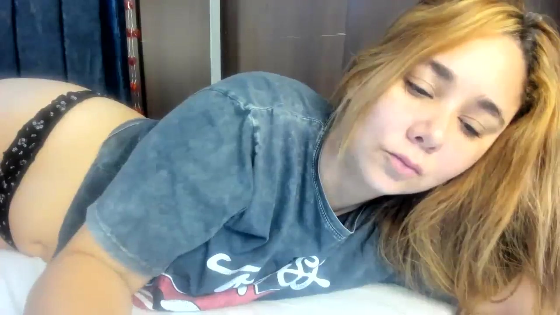 Gallery image thumbnail from T_A_R_A's myfreecams stream on, 07/22/2023, 13:33 image 13 of 20