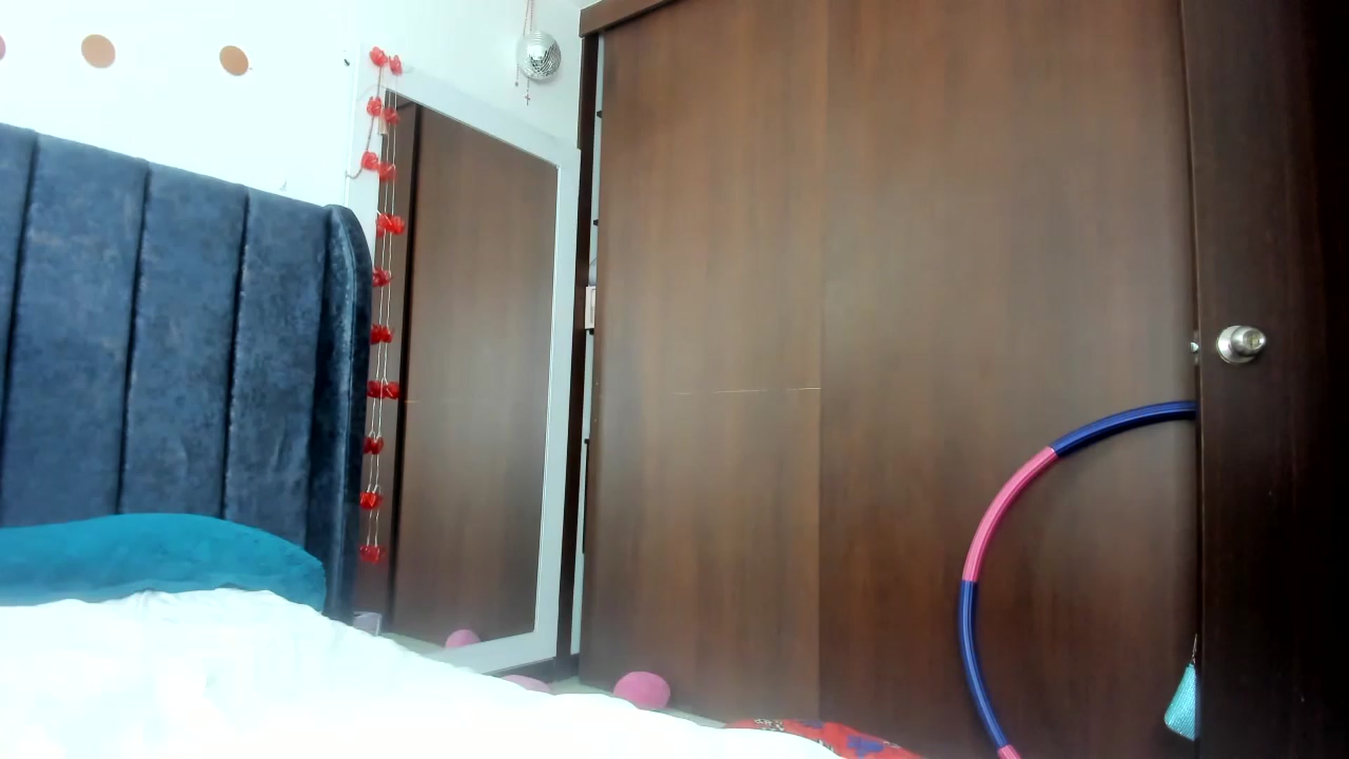 Gallery image thumbnail from T_A_R_A's myfreecams stream on, 07/29/2023, 20:36 image 19 of 20