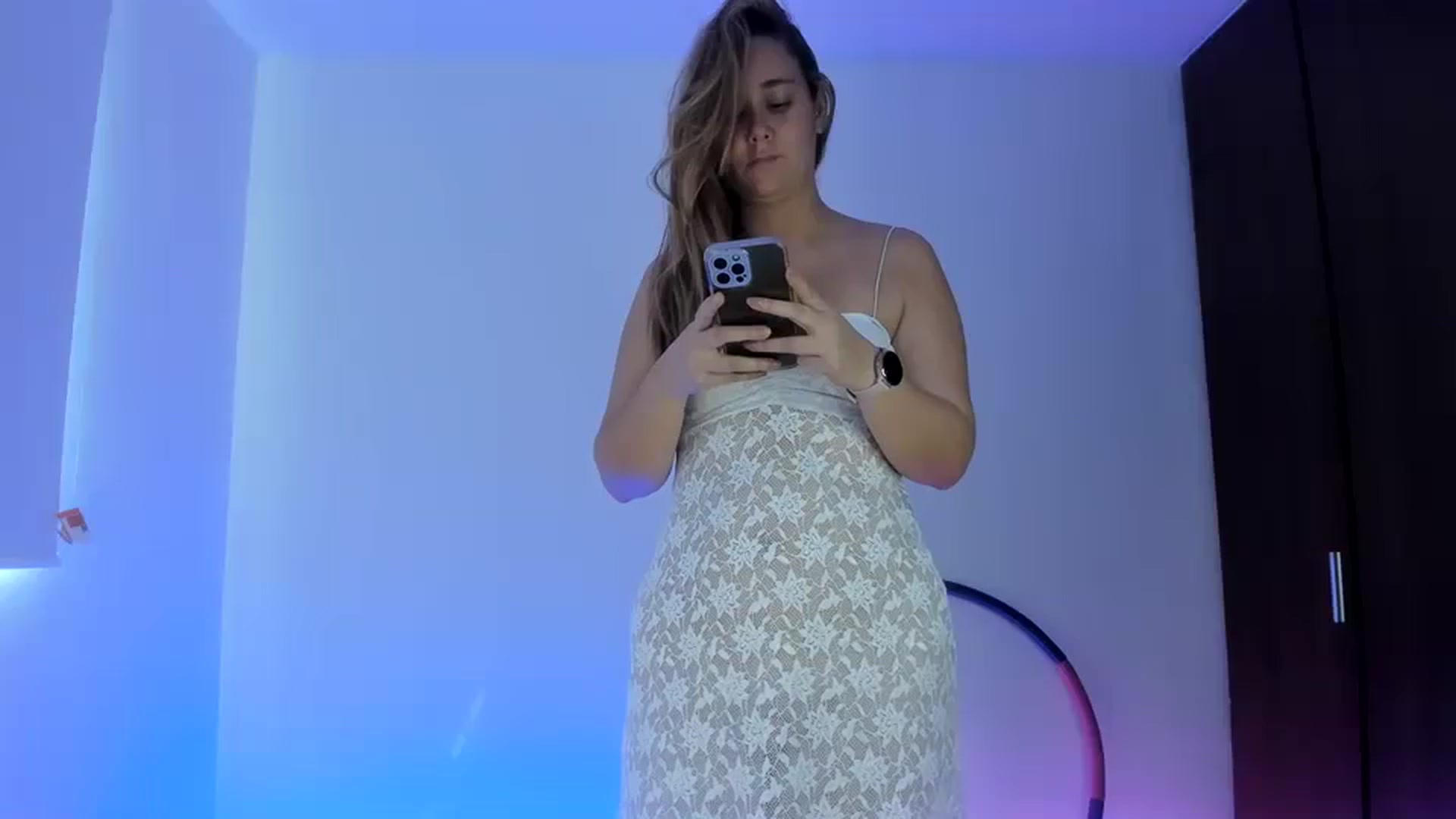 Gallery image thumbnail from T_A_R_A's myfreecams stream on, 05/25/2024, 14:50 image 3 of 20