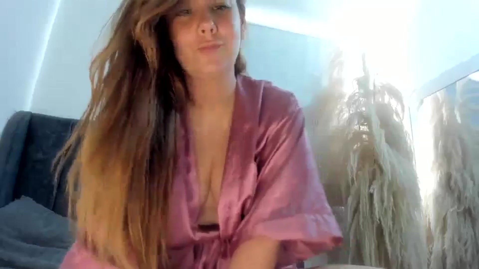 Gallery image thumbnail from T_A_R_A's myfreecams stream on, 01/19/2025, 14:06 image 11 of 20