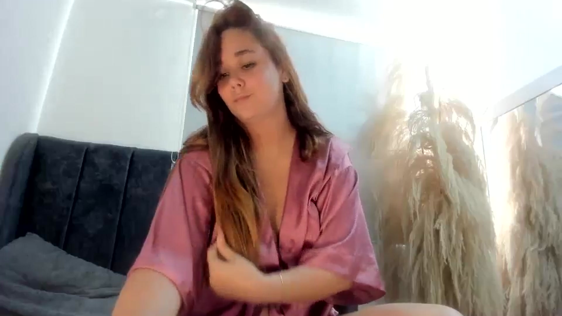 Gallery image thumbnail from T_A_R_A's myfreecams stream on, 01/19/2025, 14:06 image 5 of 20