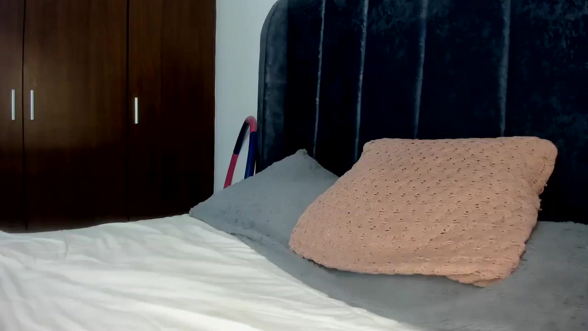 Gallery image thumbnail from T_A_R_A's myfreecams stream on, 03/05/2025, 15:53 image 13 of 20