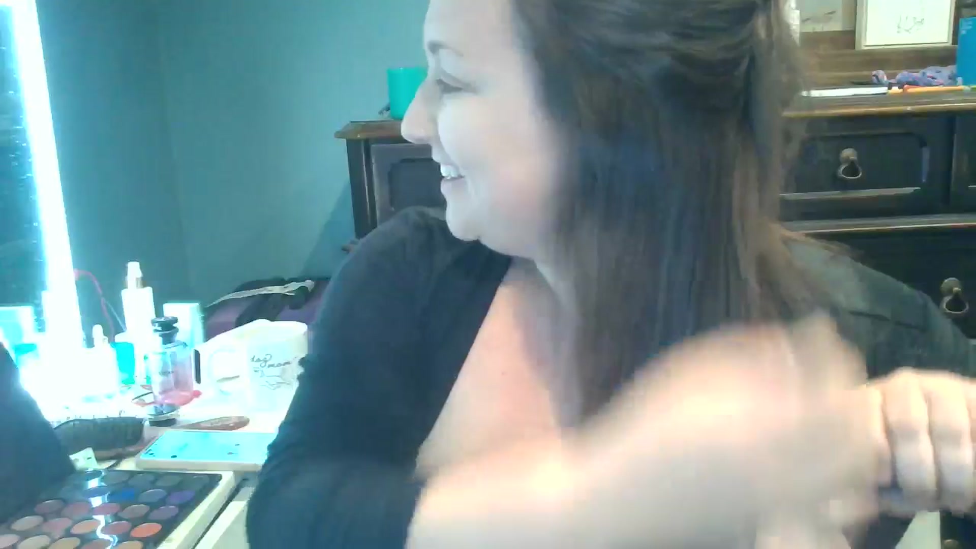 Gallery image thumbnail from Tabbi1102's myfreecams stream on, 05/18/2025, 13:37 image 19 of 20