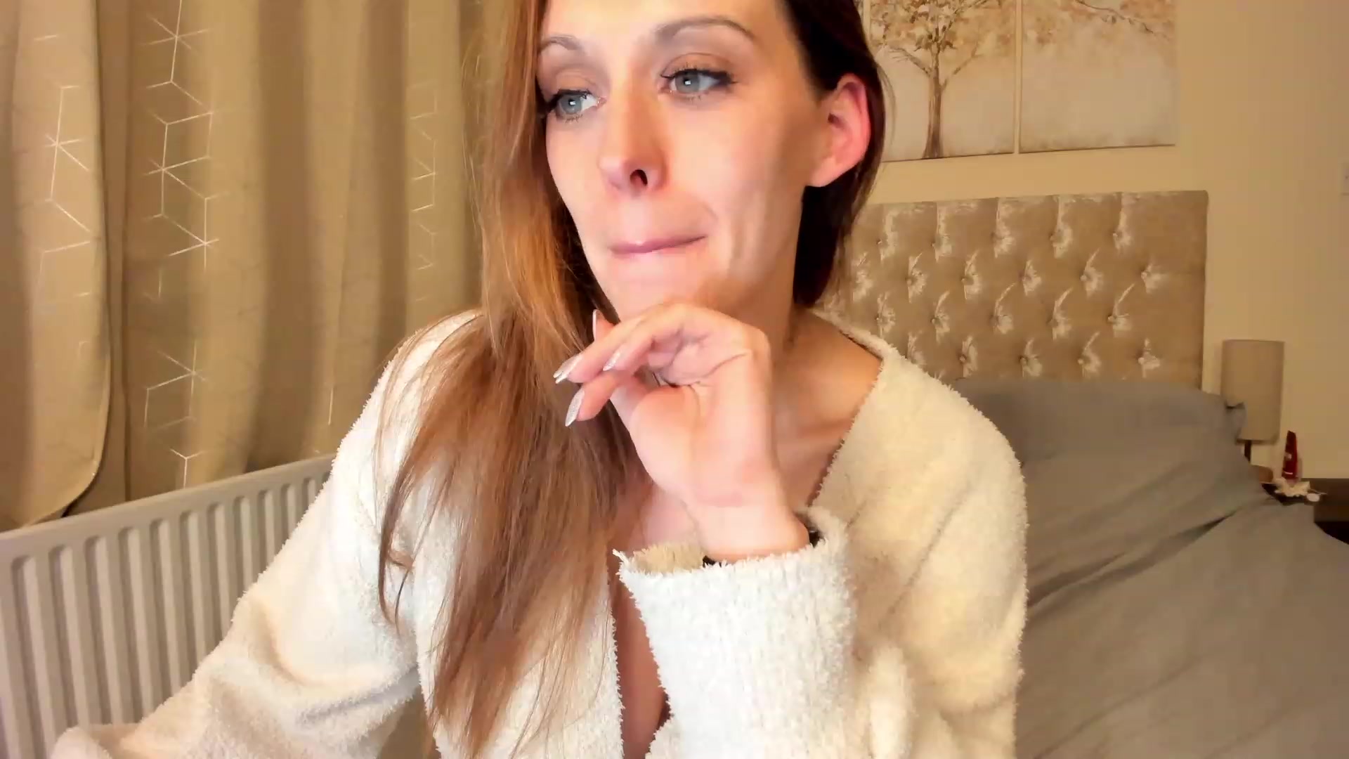 Gallery image thumbnail from Tabby_69's myfreecams stream on, 02/14/2023, 22:26 image 9 of 20