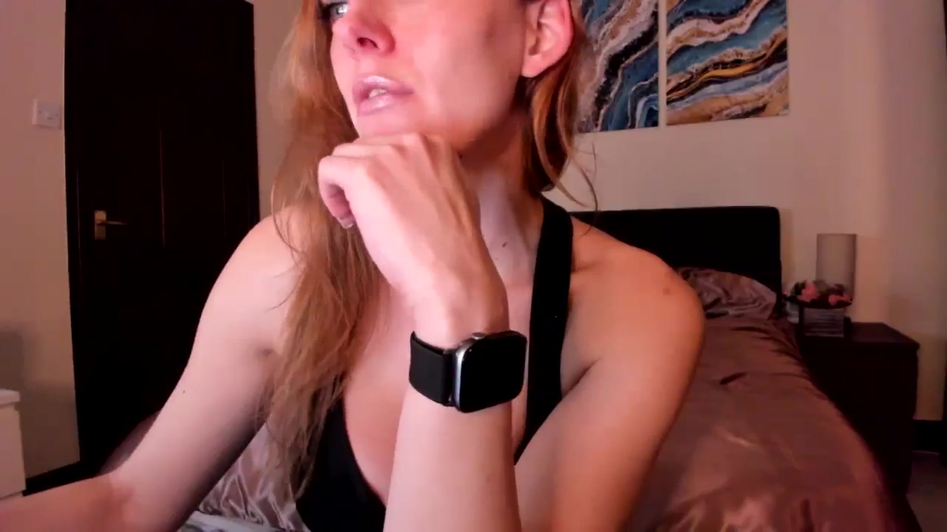 Gallery image thumbnail from Tabby_69's myfreecams stream on, 04/08/2024, 21:31 image 17 of 20