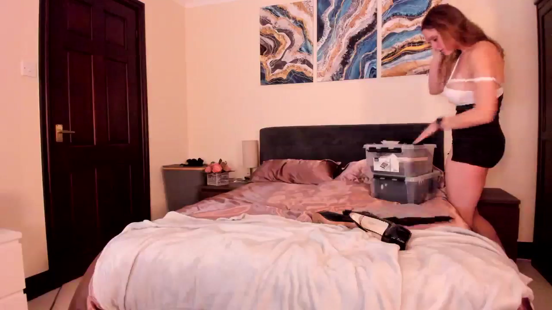 Gallery image thumbnail from Tabby_69's myfreecams stream on, 04/10/2024, 22:02 image 5 of 20