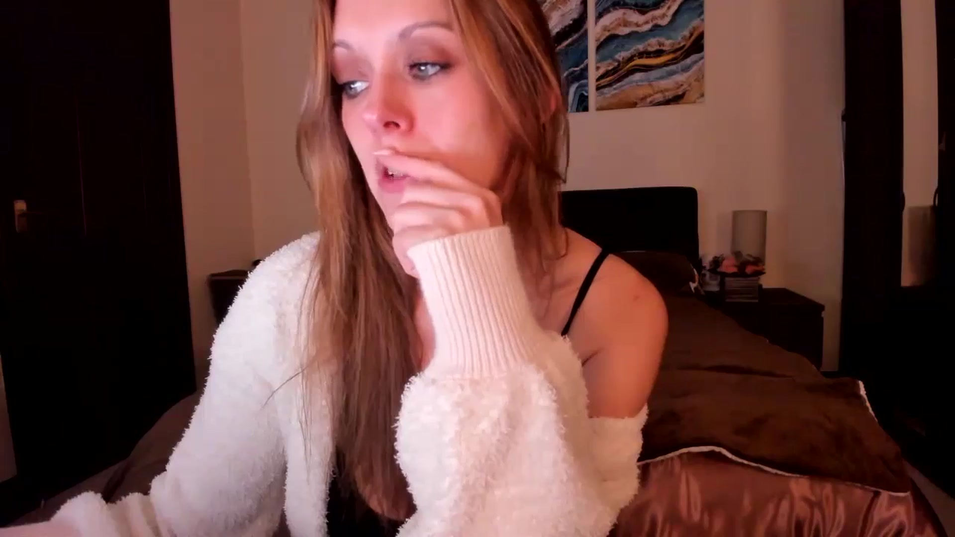 Gallery image thumbnail from Tabby_69's myfreecams stream on, 05/04/2024, 21:30 image 16 of 20