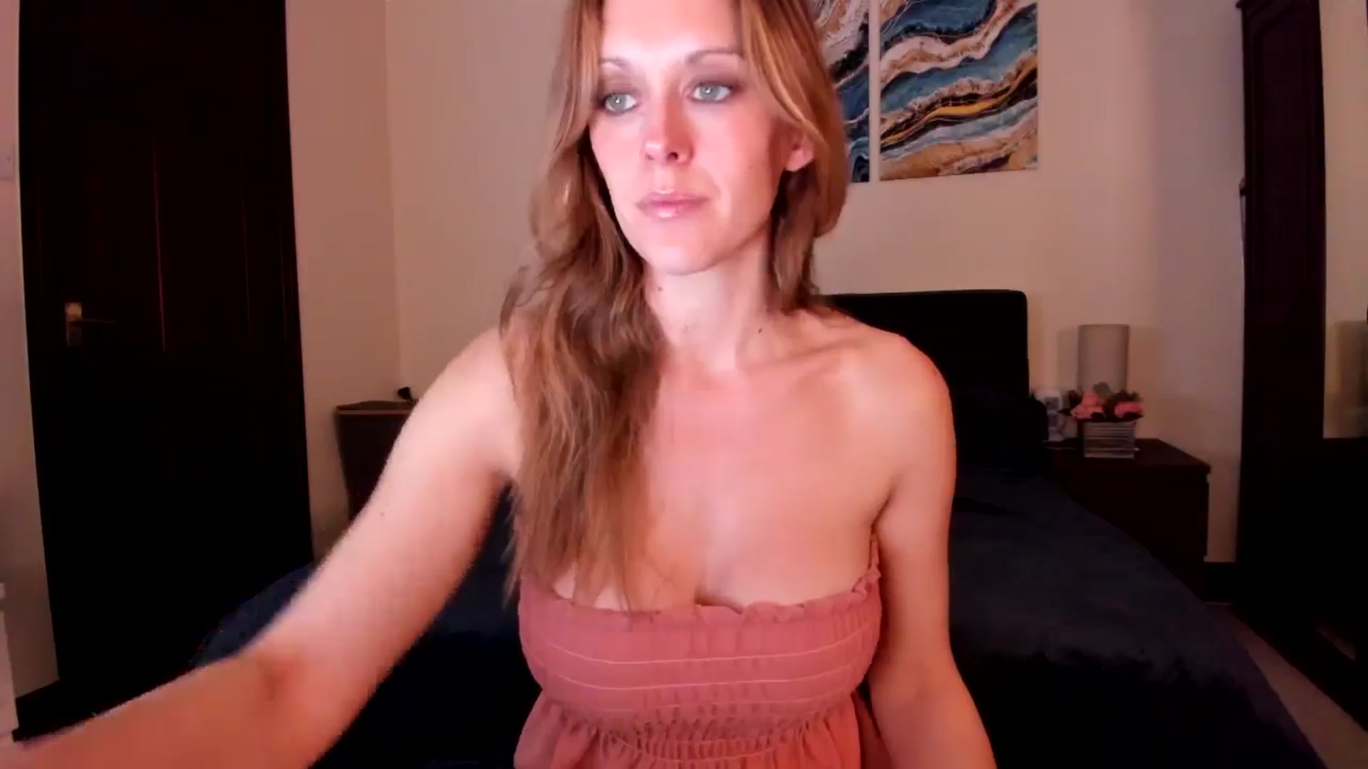 Gallery image thumbnail from Tabby_69's myfreecams stream on, 05/08/2024, 22:00 image 2 of 20