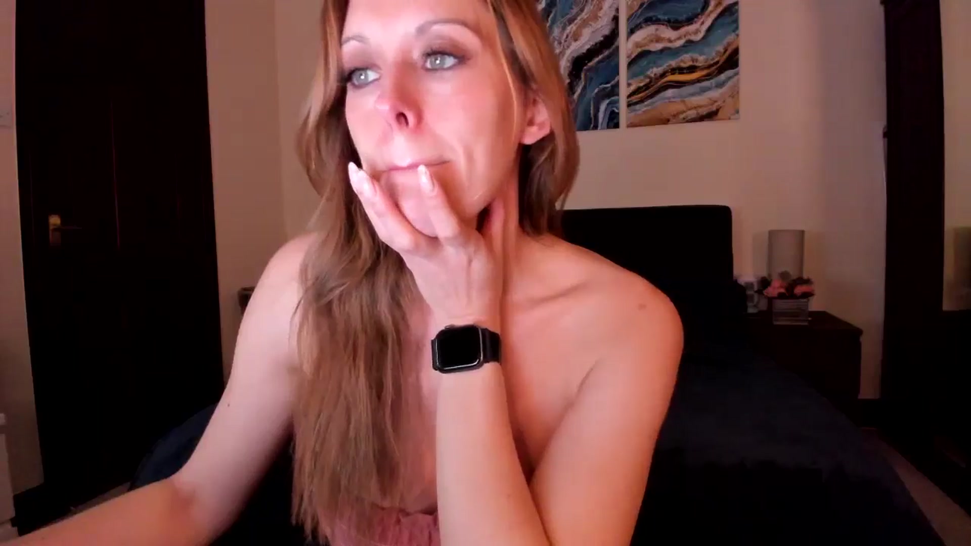 Gallery image thumbnail from Tabby_69's myfreecams stream on, 05/08/2024, 22:00 image 4 of 20