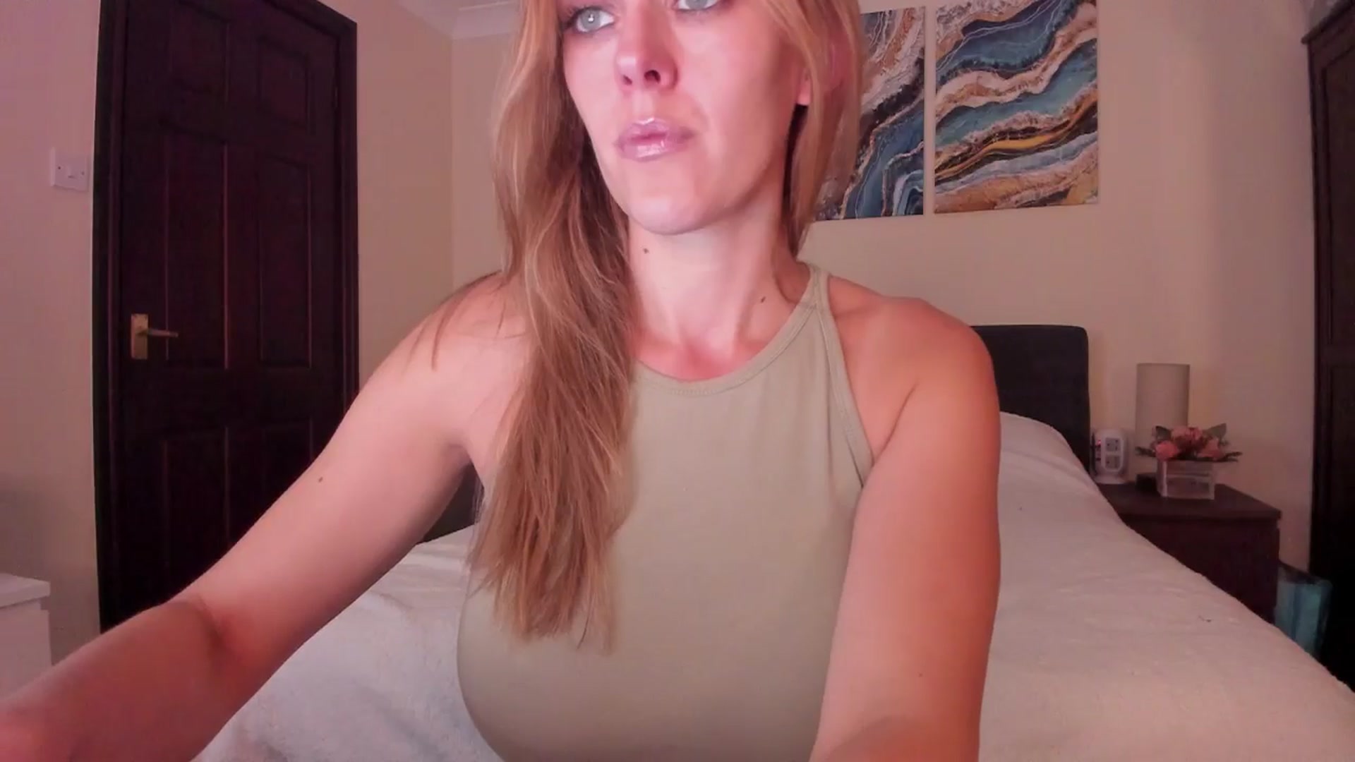 Gallery image thumbnail from Tabby_69's myfreecams stream on, 06/05/2024, 20:57 image 8 of 20