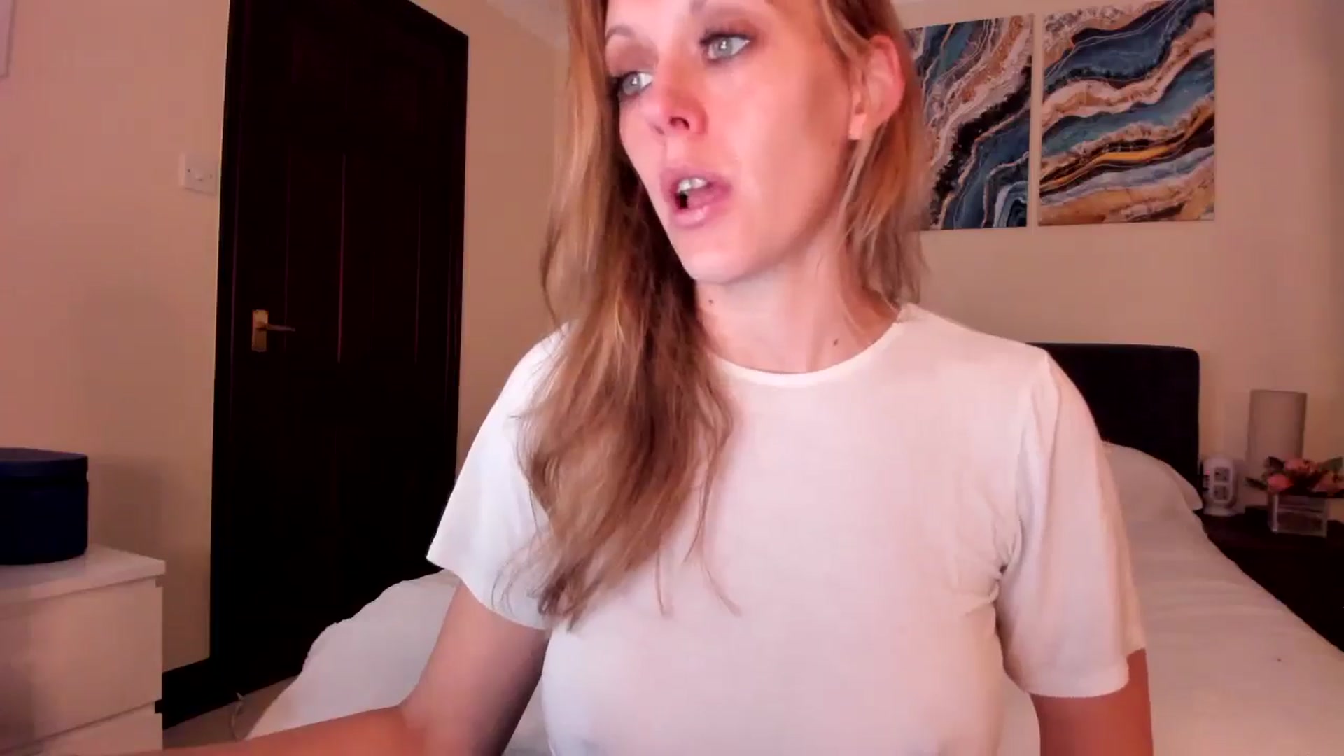 Gallery image thumbnail from Tabby_69's myfreecams stream on, 06/06/2024, 21:33 image 14 of 20