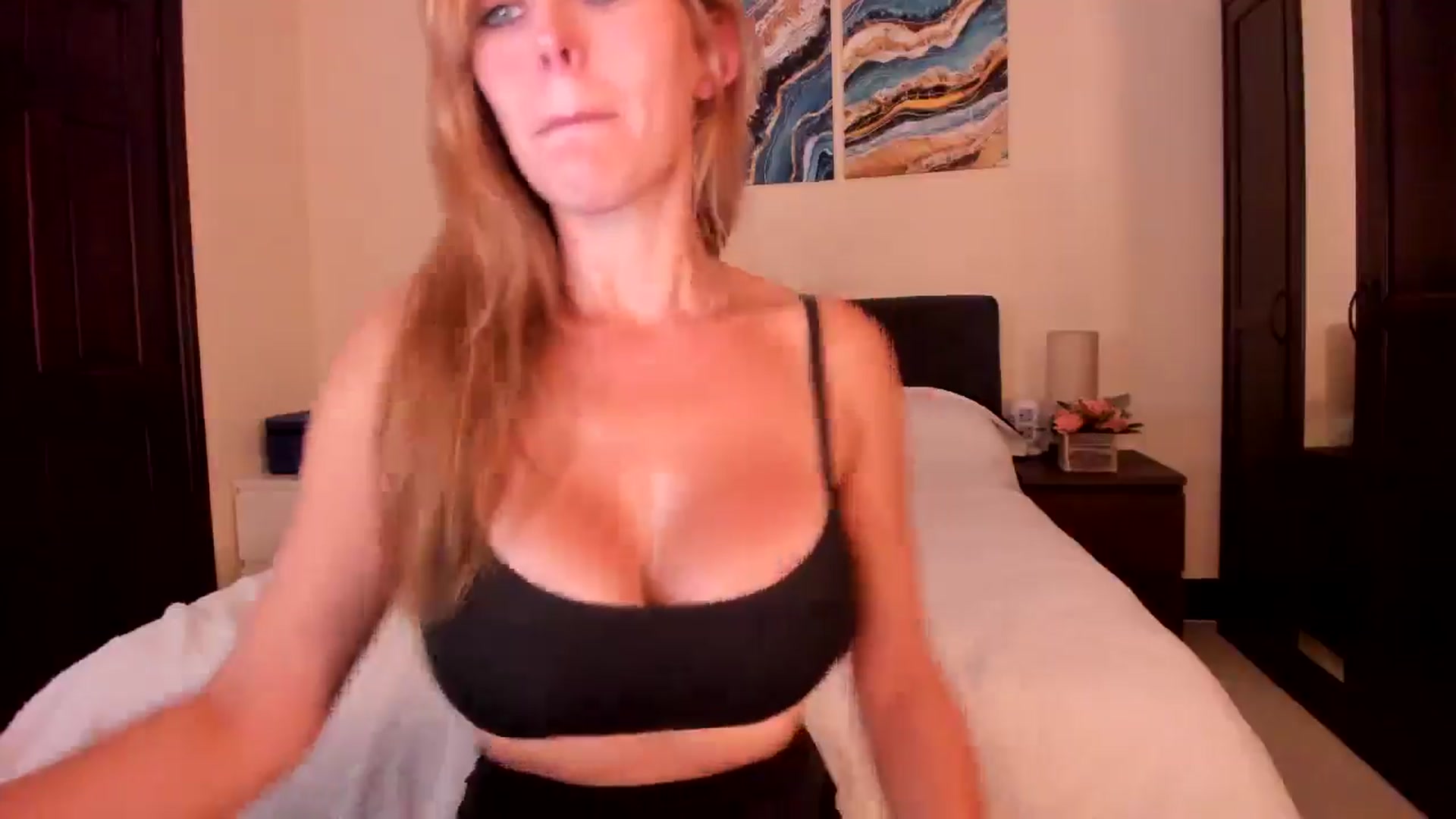 Gallery image thumbnail from Tabby_69's myfreecams stream on, 07/05/2024, 21:49 image 12 of 20