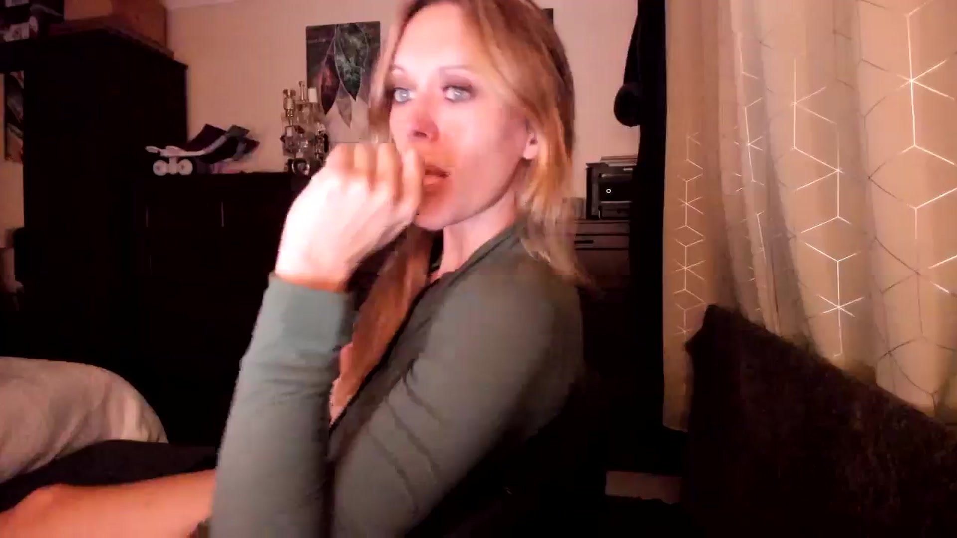 Gallery image thumbnail from Tabby_69's myfreecams stream on, 07/09/2024, 21:45 image 5 of 20